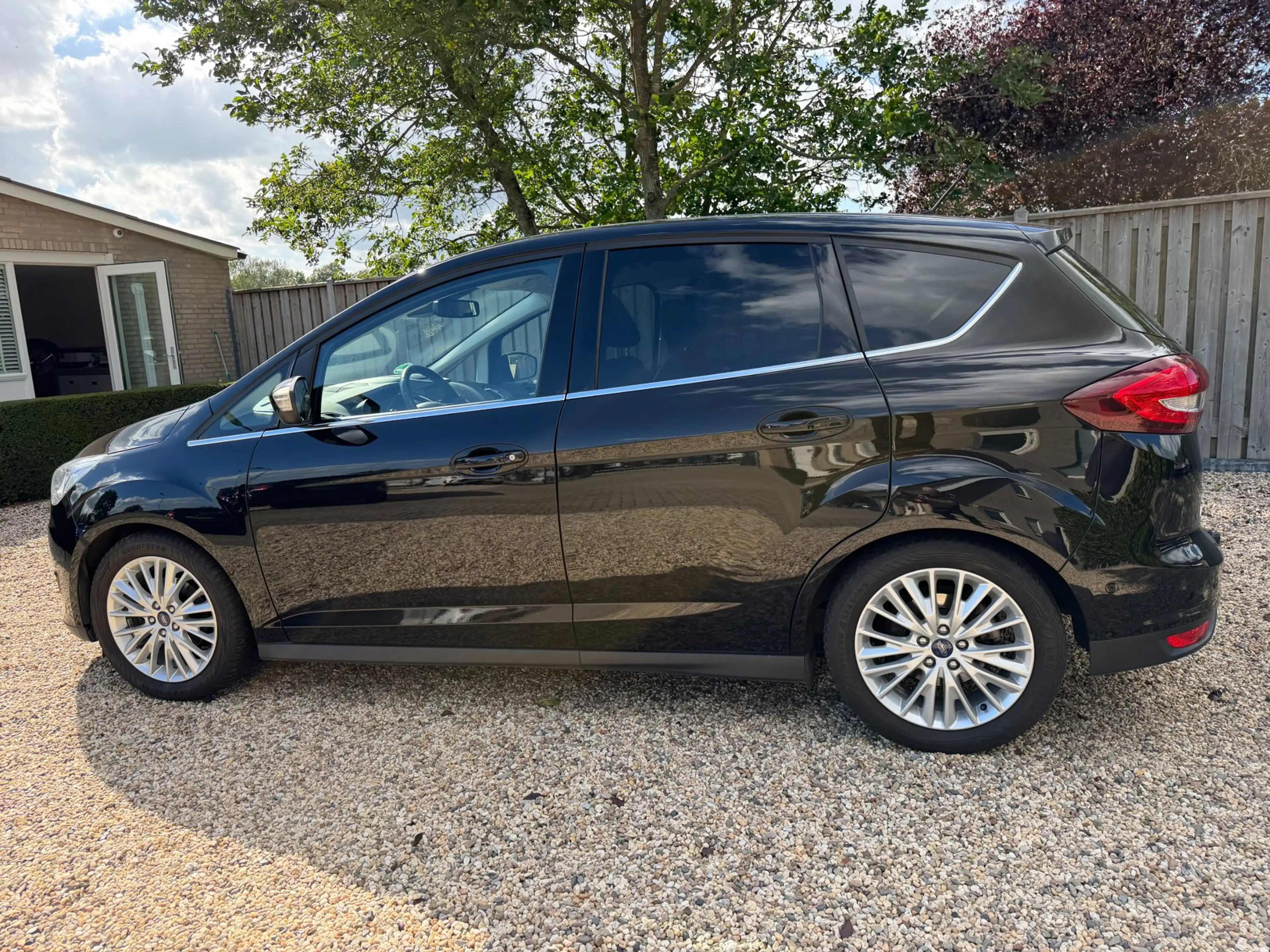 Ford C-Max 1.0 Titanium Panorama dak & Navigatie & Trekhaak — photo 6