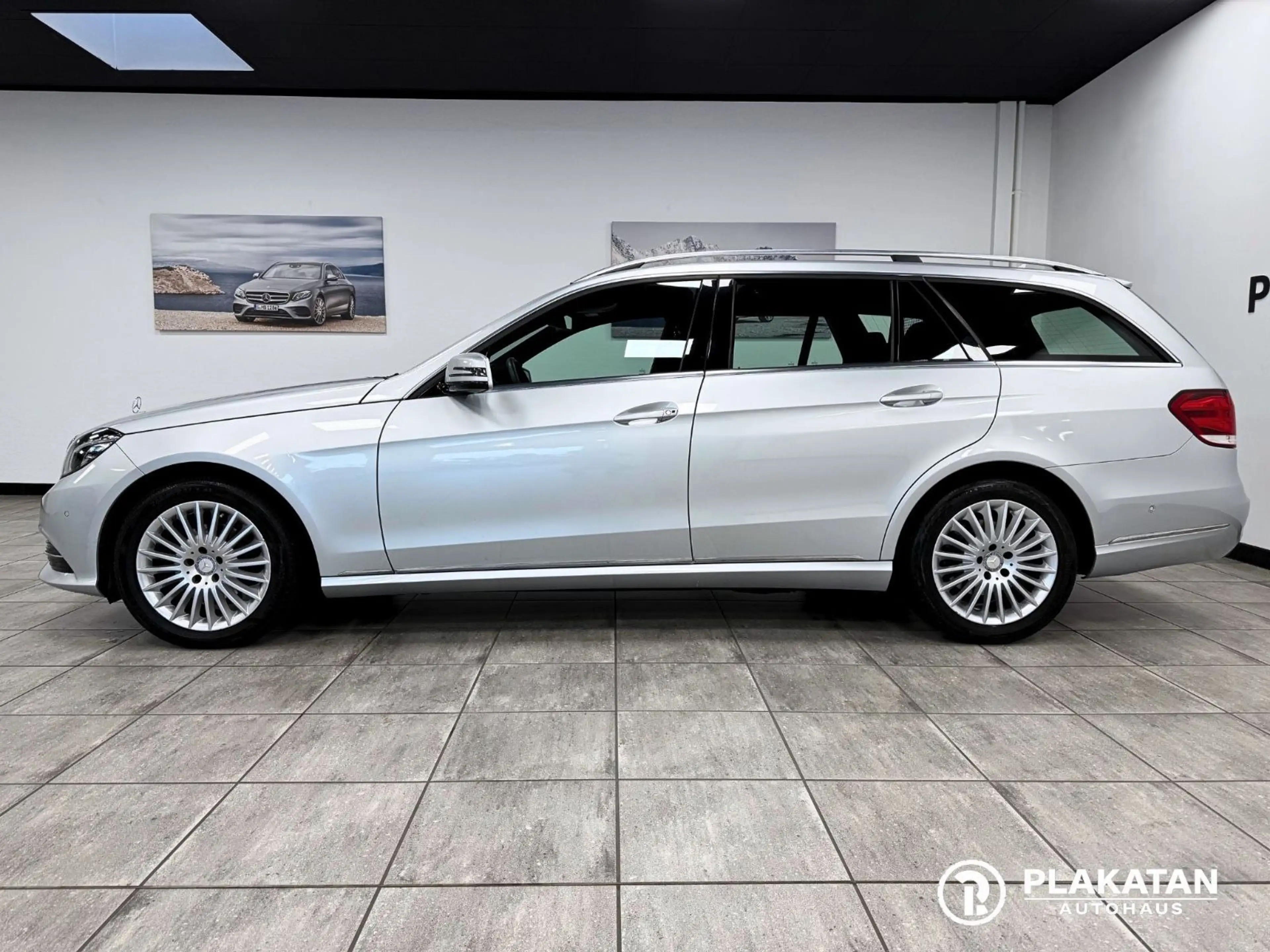 Mercedes-Benz E 220 CDI Distronic LED Navi AHK MB-Service — photo 8