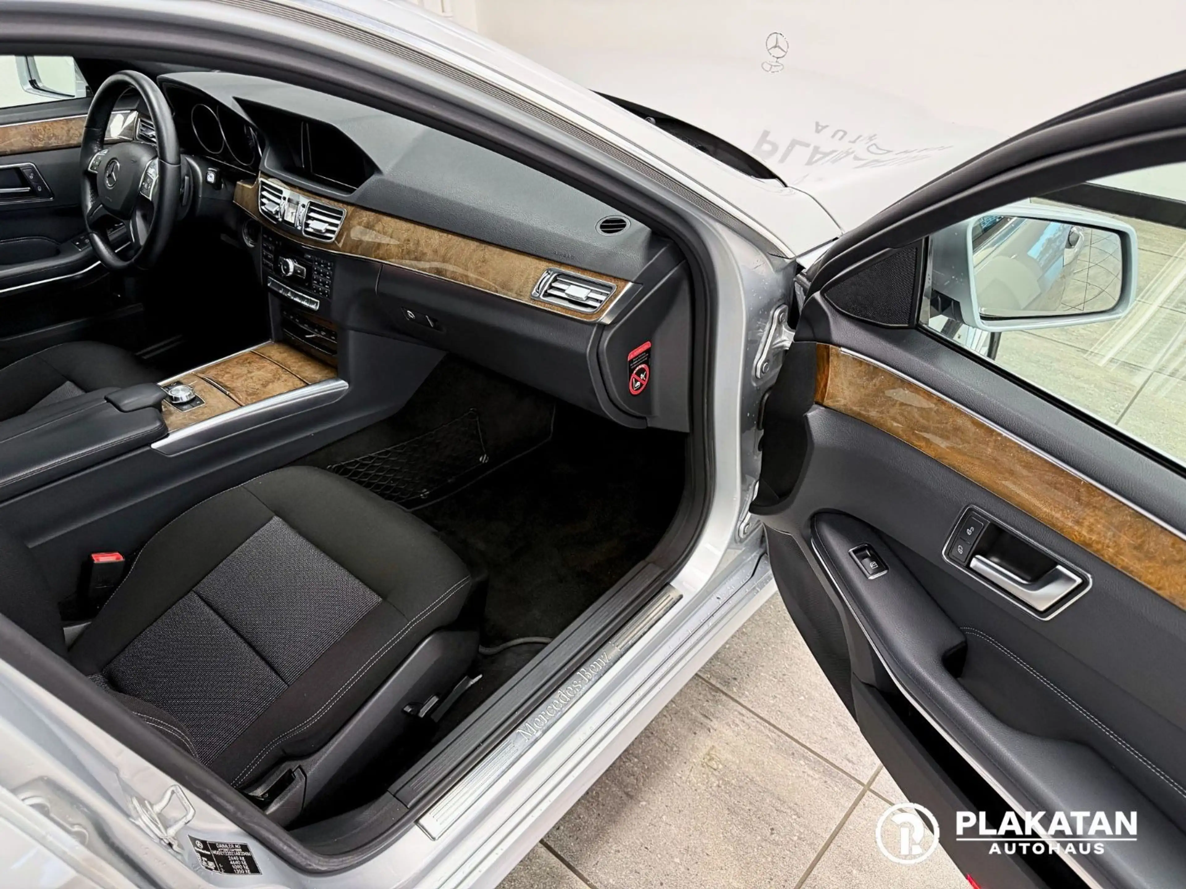 Mercedes-Benz E 220 CDI Distronic LED Navi AHK MB-Service — photo 14