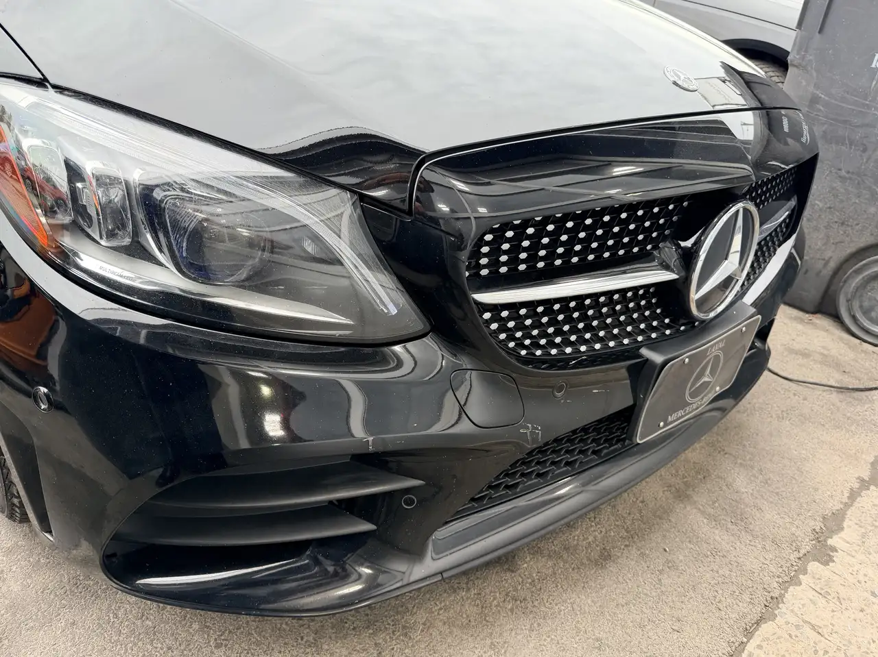 Mercedes-Benz C-Class снимка Mercedes-Benz C-Class
