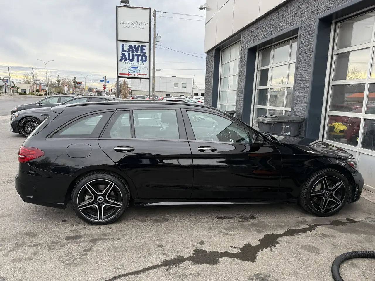Mercedes-Benz C-Class снимка Mercedes-Benz C-Class