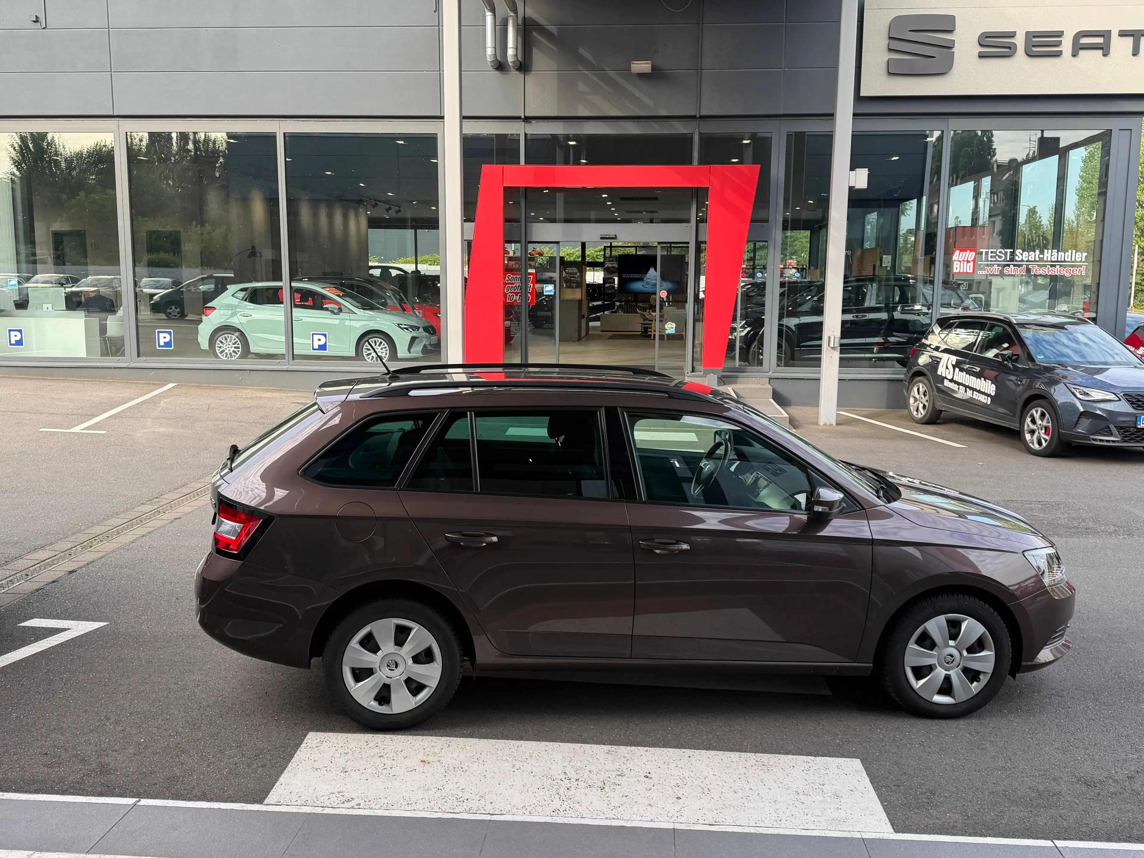 Skoda Fabia AUTOMATIK NAVI PDC v+h — photo 8