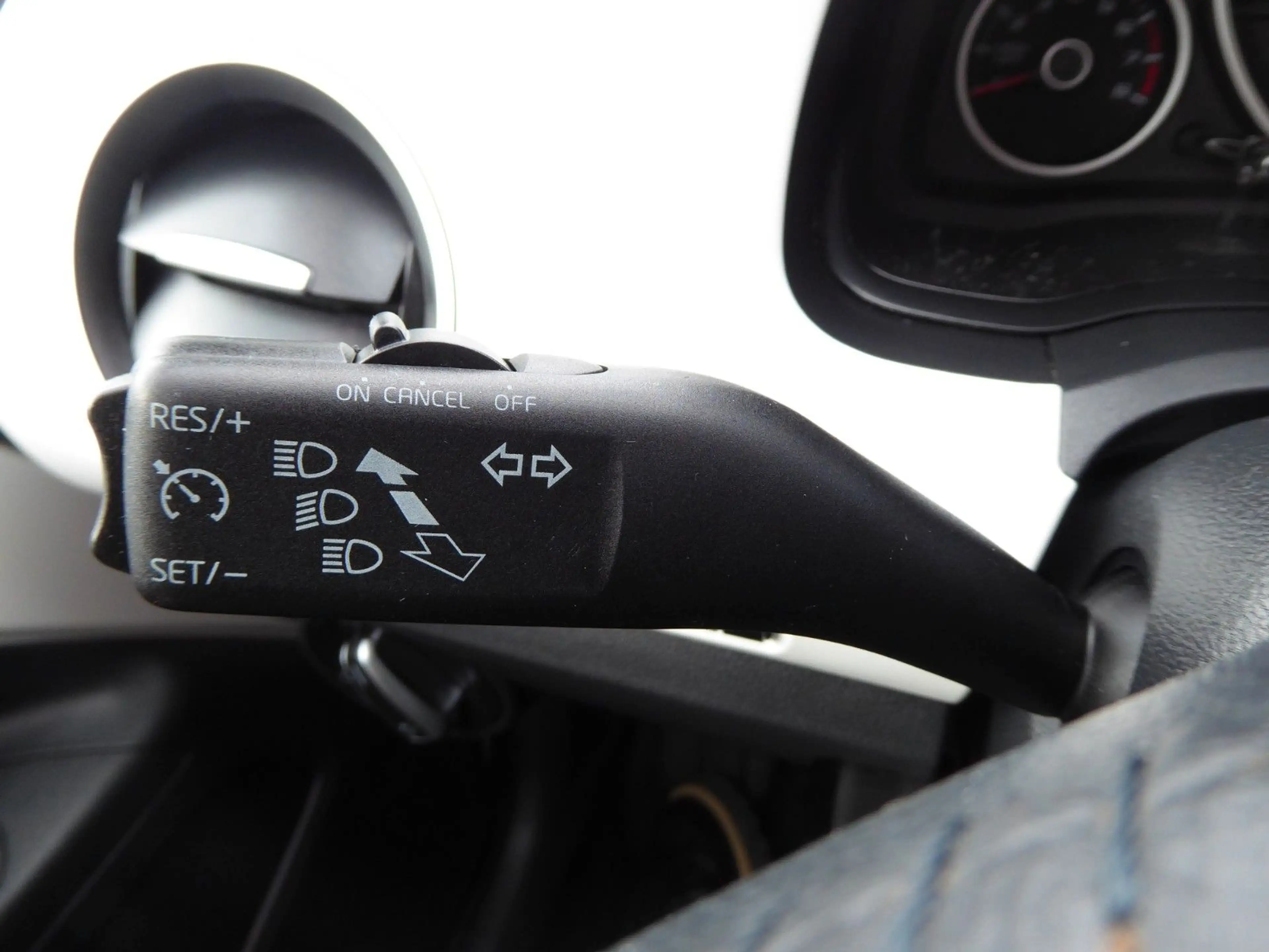 SEAT Mii Chic Navi/Einparkhilfe/Winterräder/Tempomat — photo 19