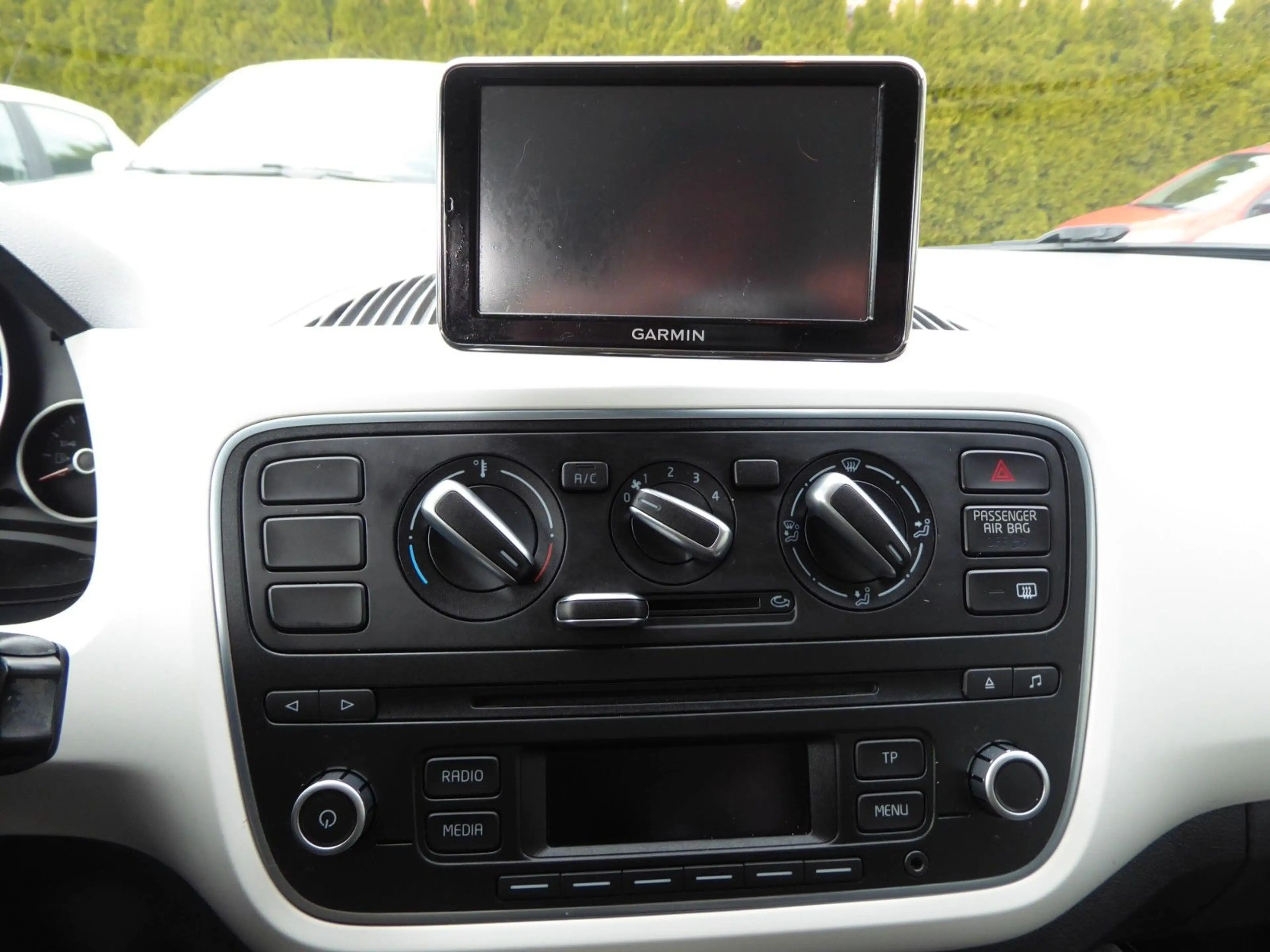 SEAT Mii Chic Navi/Einparkhilfe/Winterräder/Tempomat — photo 15