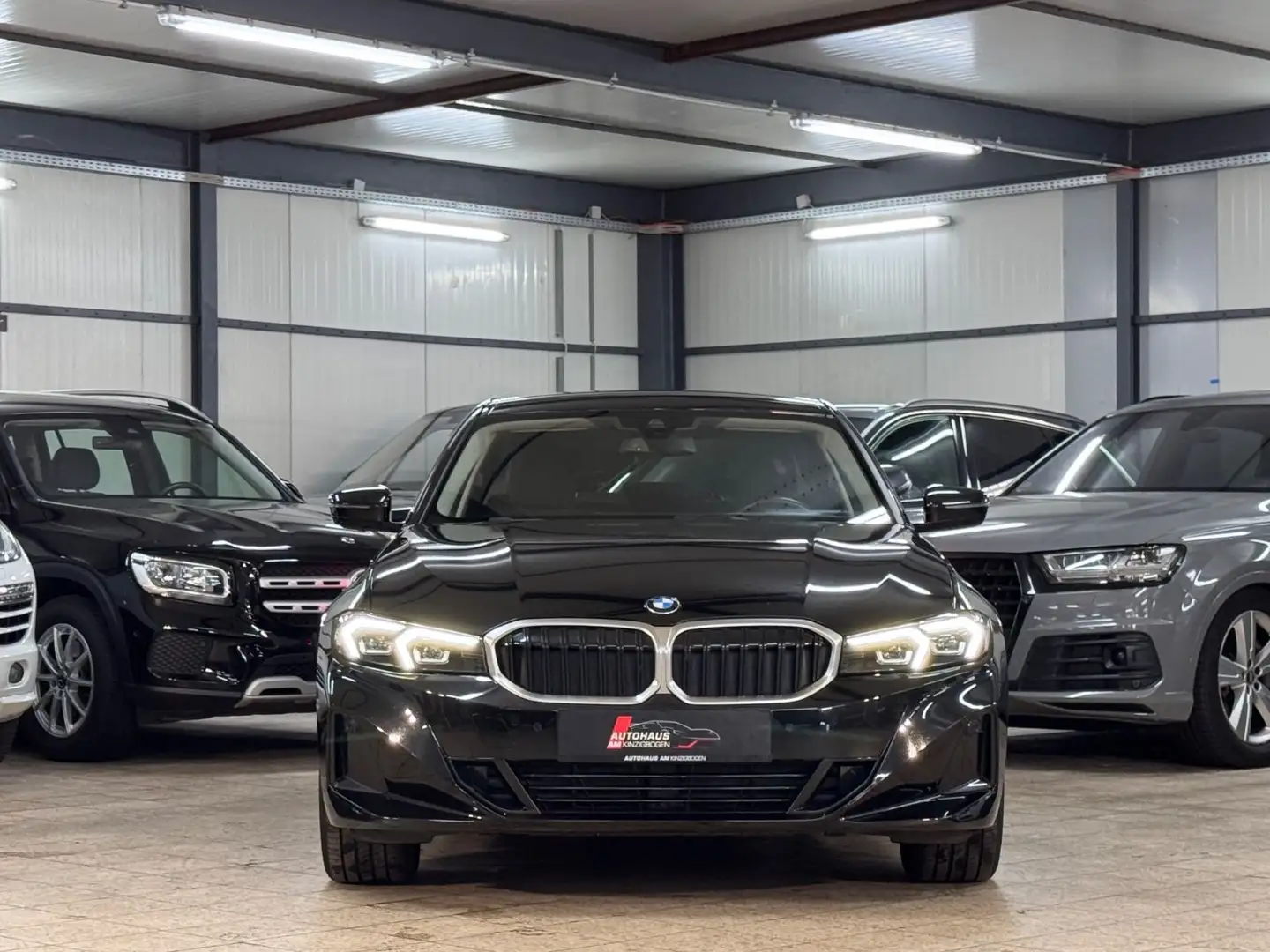 BMW 320 d xDRIVE LIM. AHK*DRIVNGASSIST*CURVED*1.H Schwarz - 2
