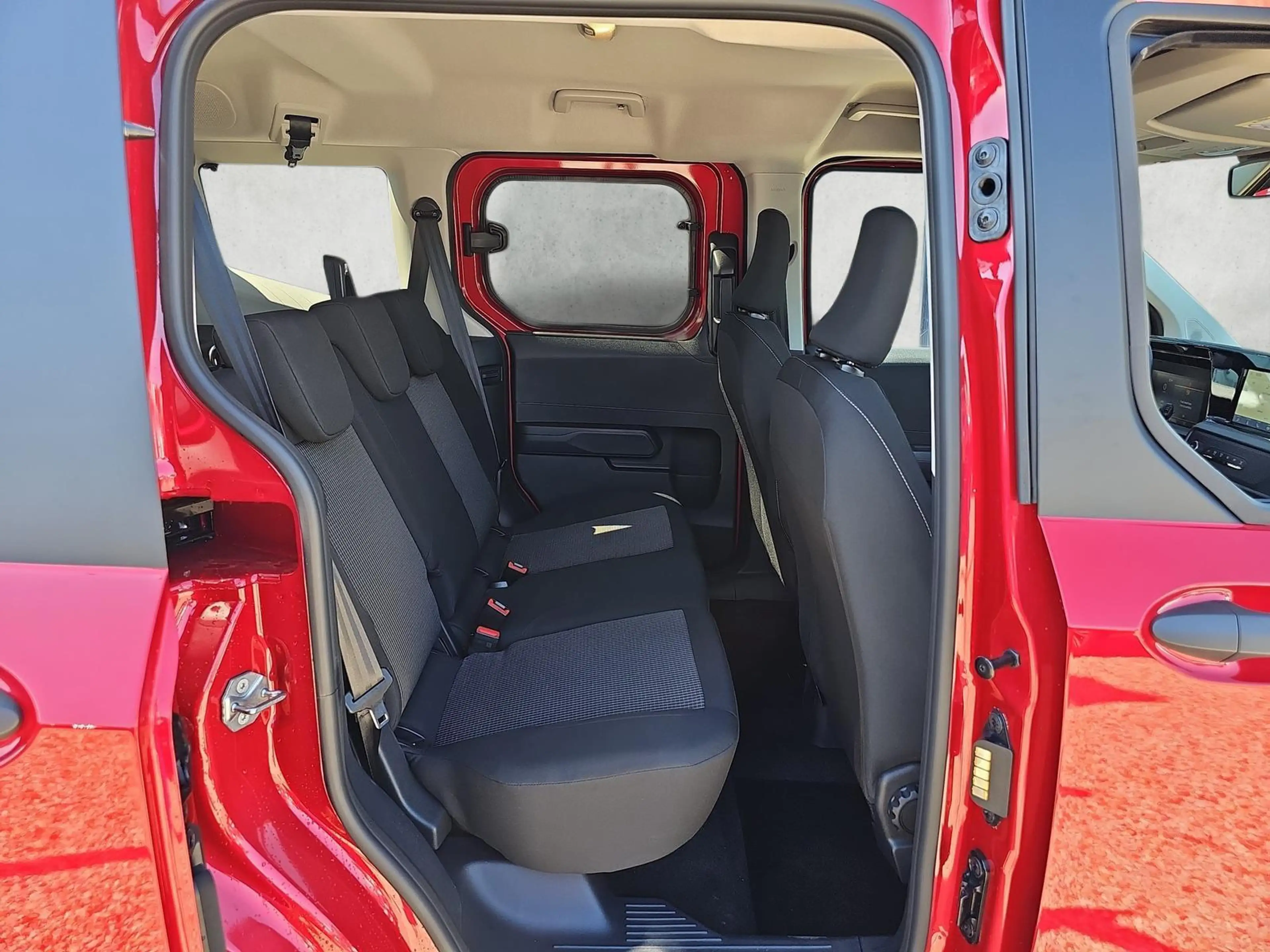 Ford Tourneo Courier Trend 1.0 EB Autom. 5JGar Kamera 92 kW (125 PS)... — photo 13