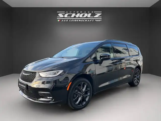 Chrysler Pacifica Touring *KAMERA*SHZ*KEYLESS*CARPLAY*