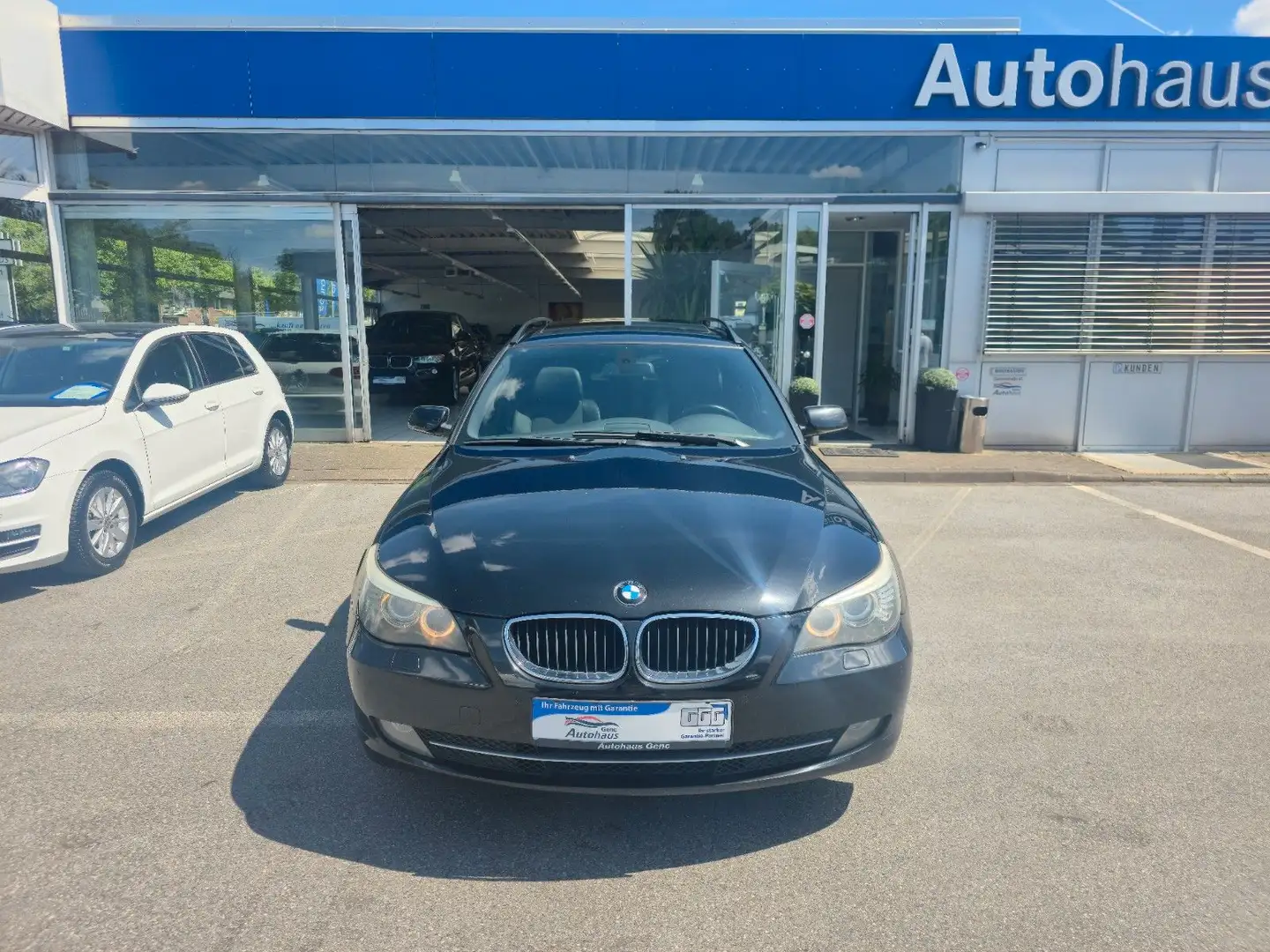 BMW 520 i Touring Edition-Navi-Panorama-Xenon-PDC-SHZ Schwarz - 2