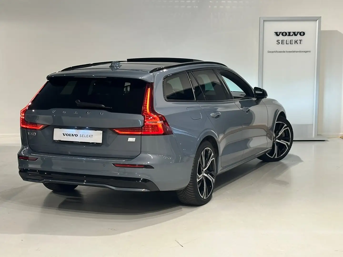 Volvo V60 T6 Recharge Dark + electr trekhaak Gris - 2