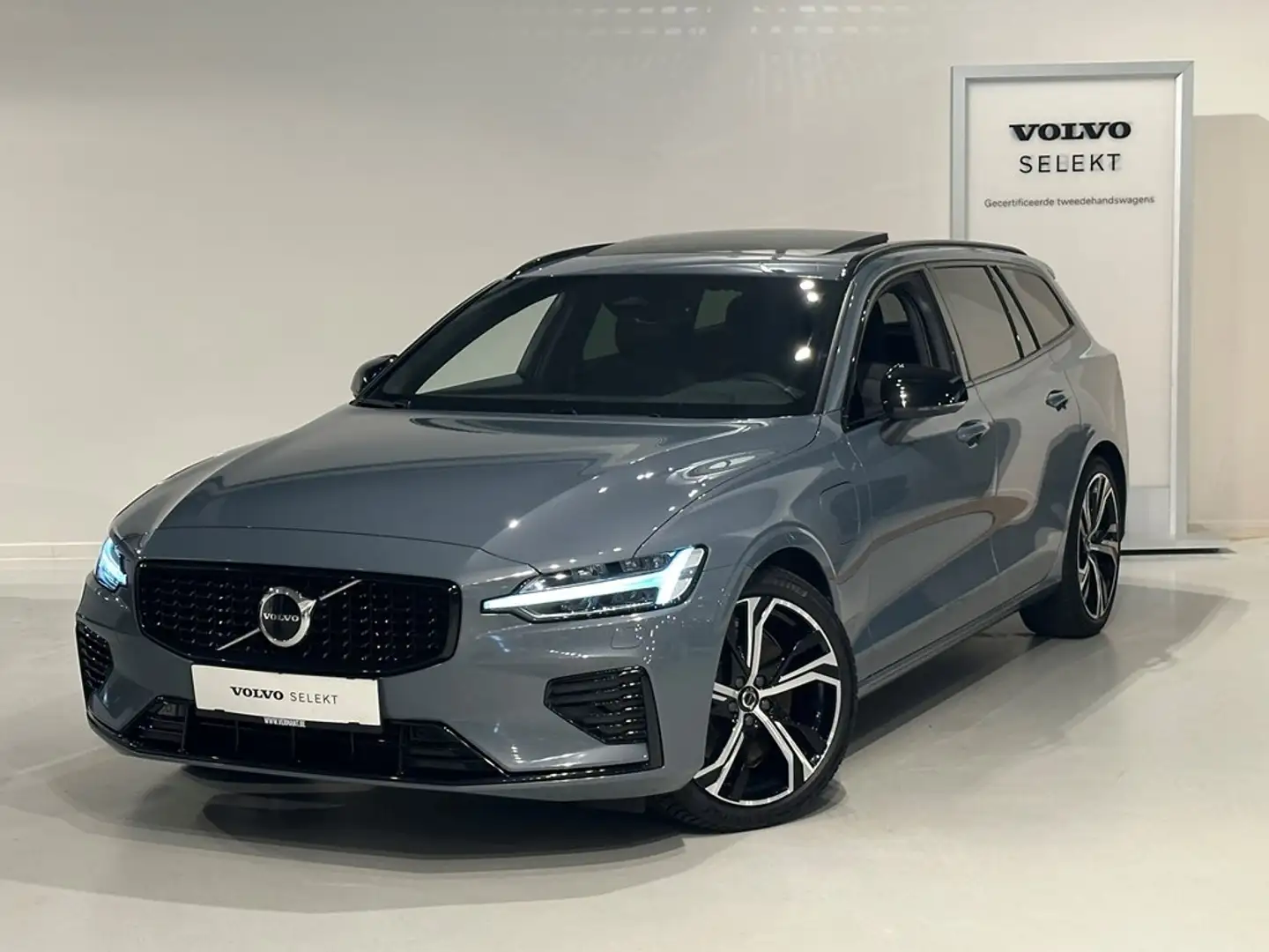 Volvo V60 T6 Recharge Dark + electr trekhaak Gris - 1