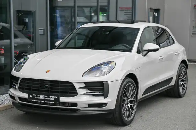 Porsche Macan view 2