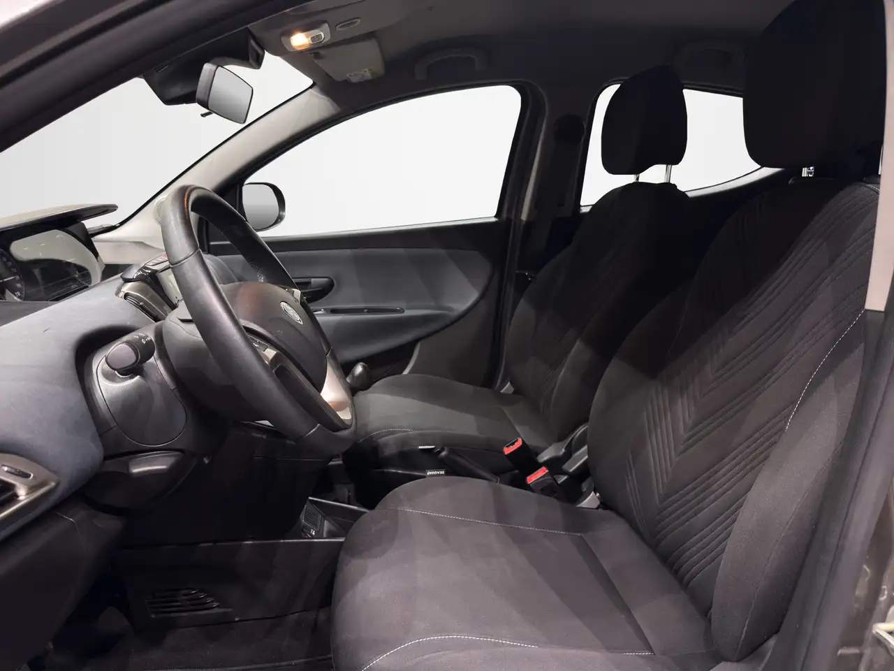 Lancia Ypsilon 2022 — фото 10