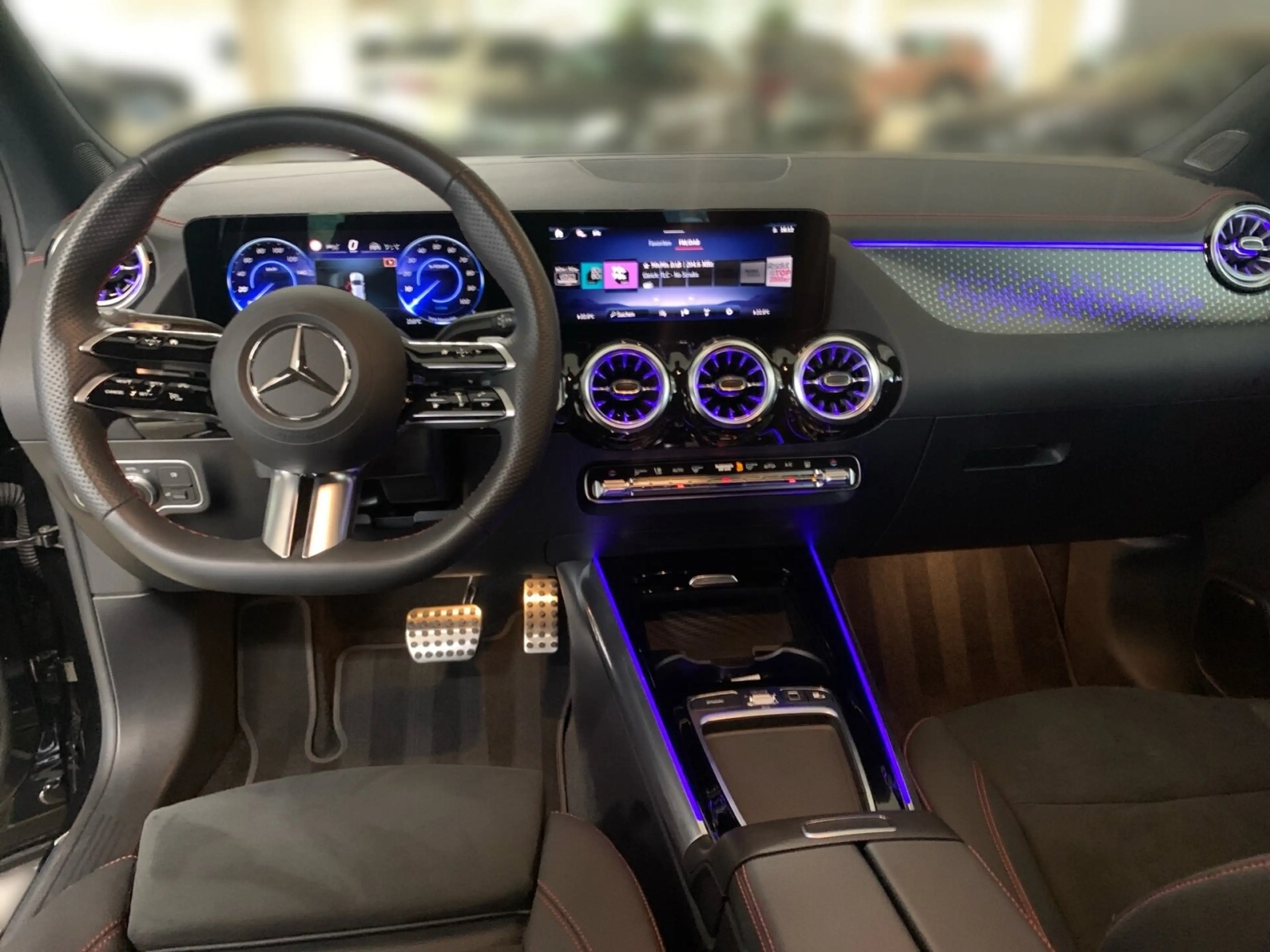 Mercedes-Benz EQA 300 EQA 300 4M **AMG*NIGHT*DISTR*SOUND*TWA*KAMERA** BC — photo 11