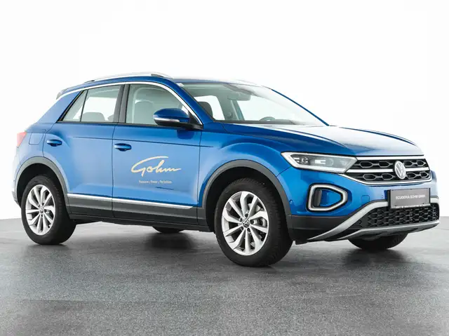 Volkswagen T-Roc view 3