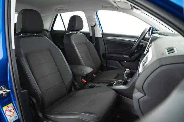 Volkswagen T-Roc view 12