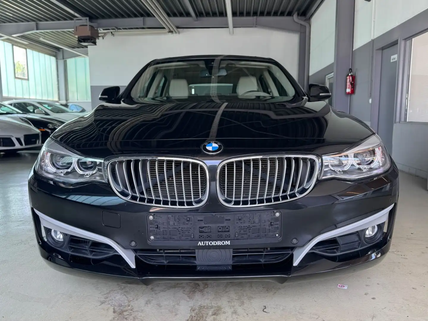 BMW 335 335 GT+ 360°+Standhzng.+AHK+Pano+ Memory+Head-Up Black - 2