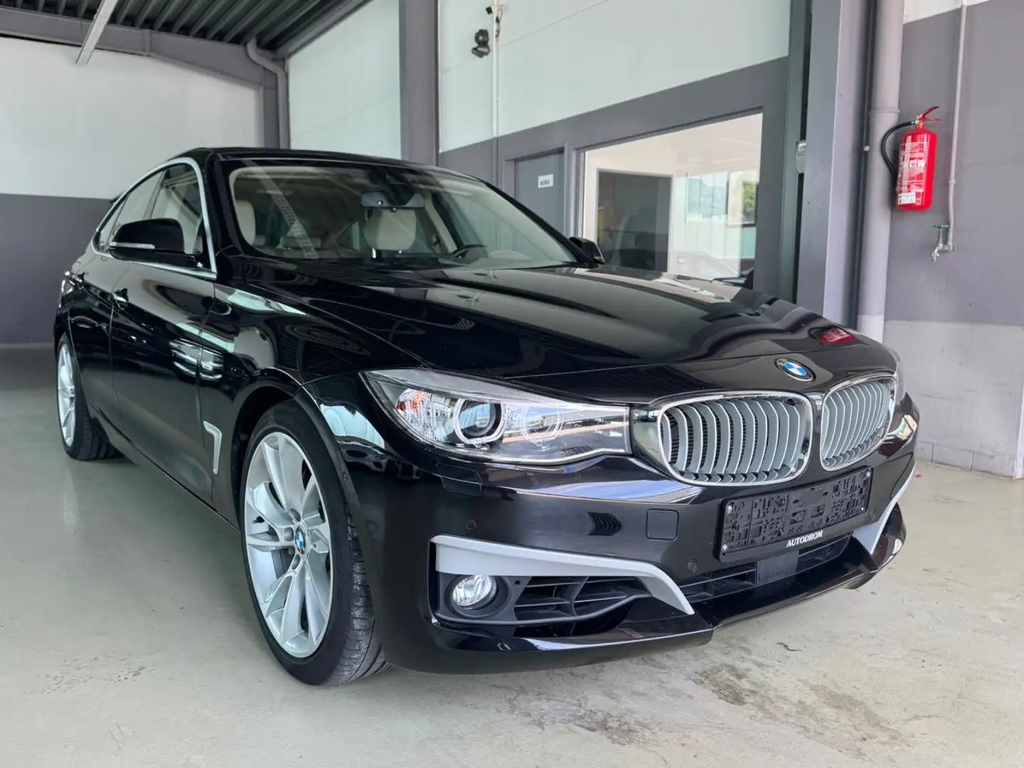 BMW 335 335 GT+ 360°+Standhzng.+AHK+Pano+ Memory+Head-Up Black - 1