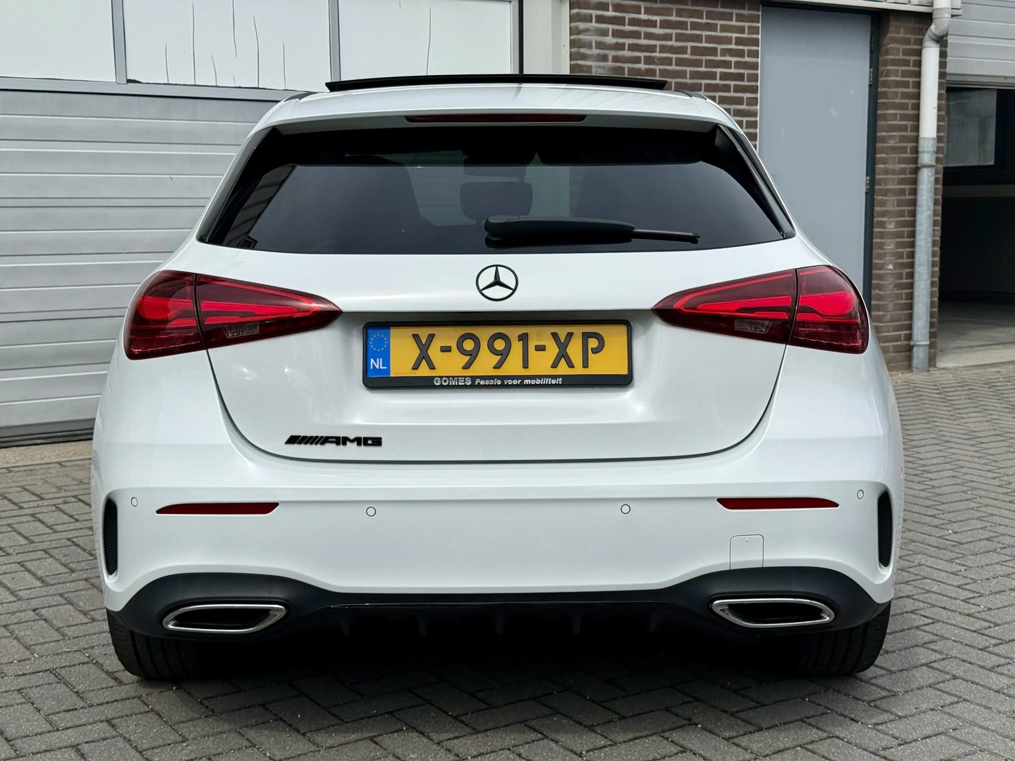 Mercedes-Benz A 250 e AMG Line — photo 10
