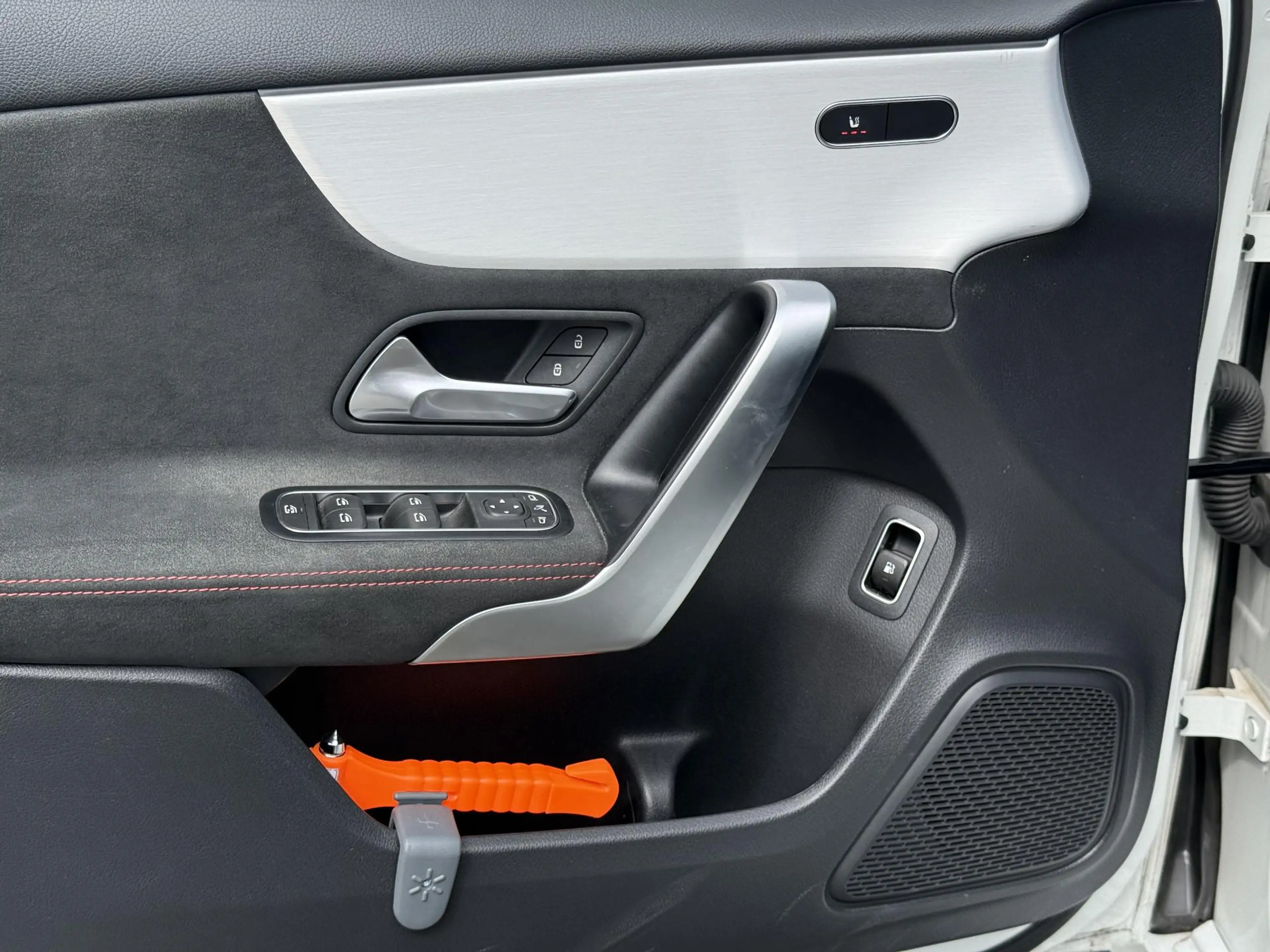 Mercedes-Benz A 250 e AMG Line — photo 14