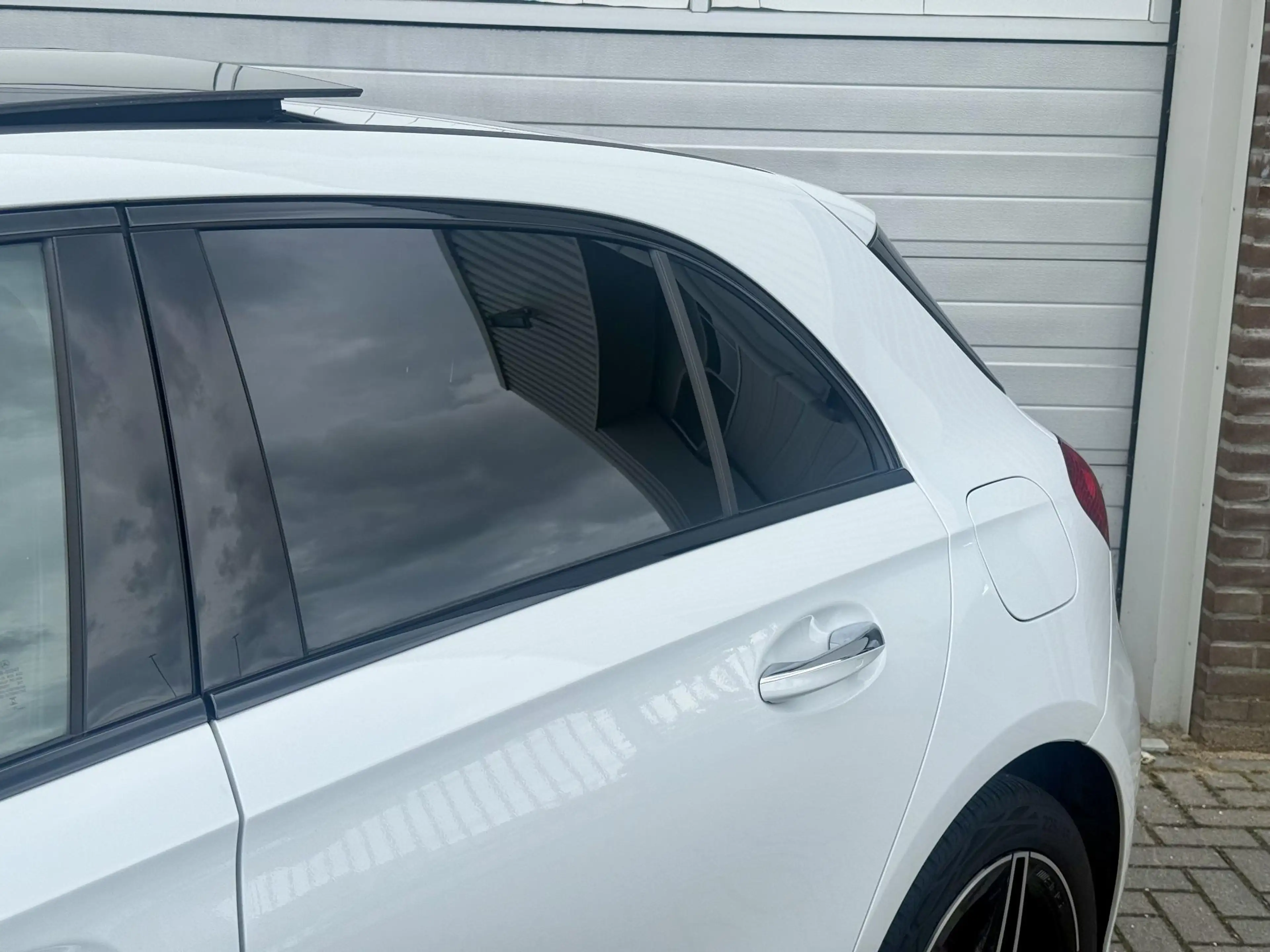 Mercedes-Benz A 250 e AMG Line — photo 8