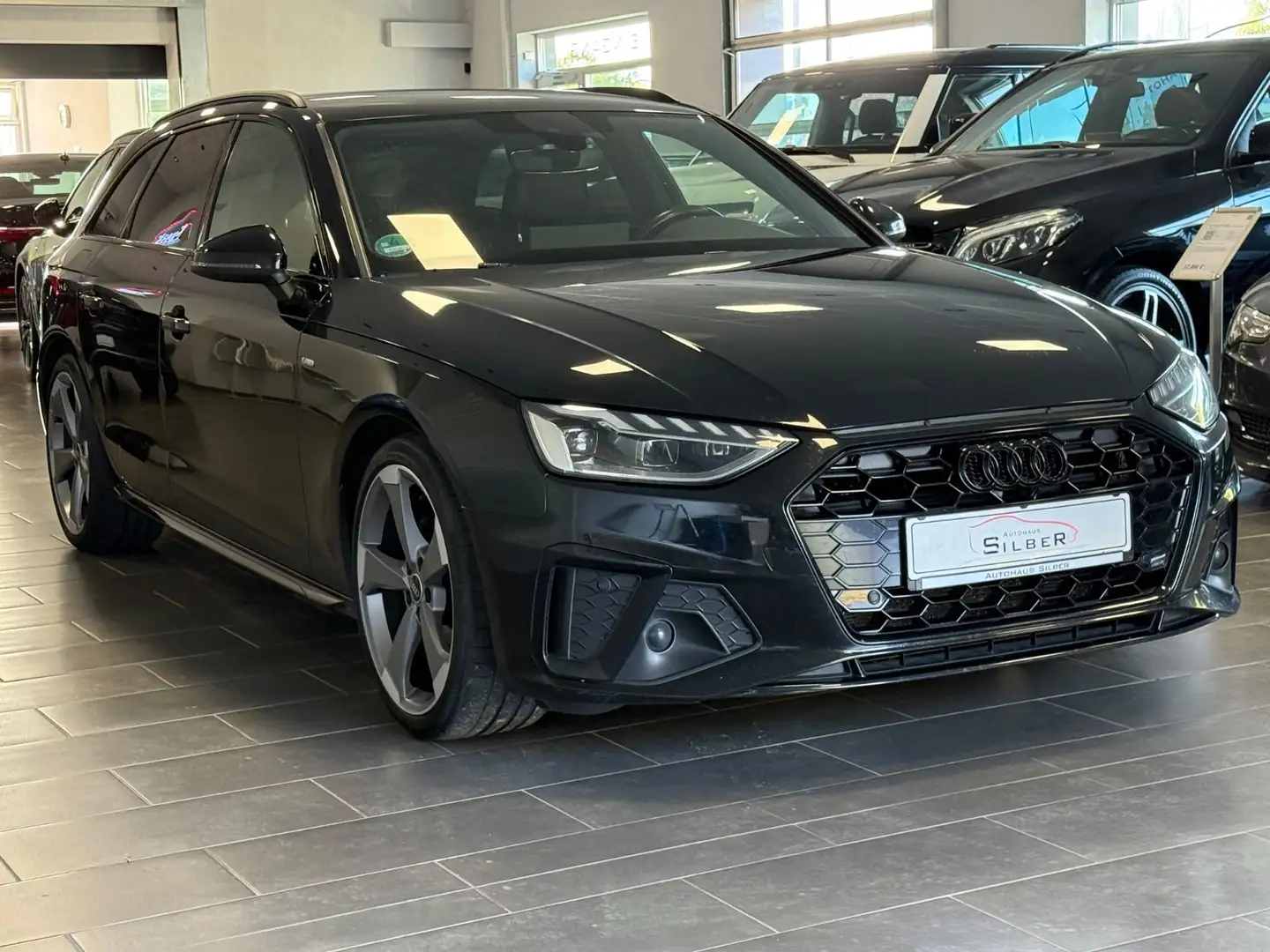 Audi A4 Avant 30 TDI S line Kamera/Spurhalt/Rotor 19" Schwarz - 2