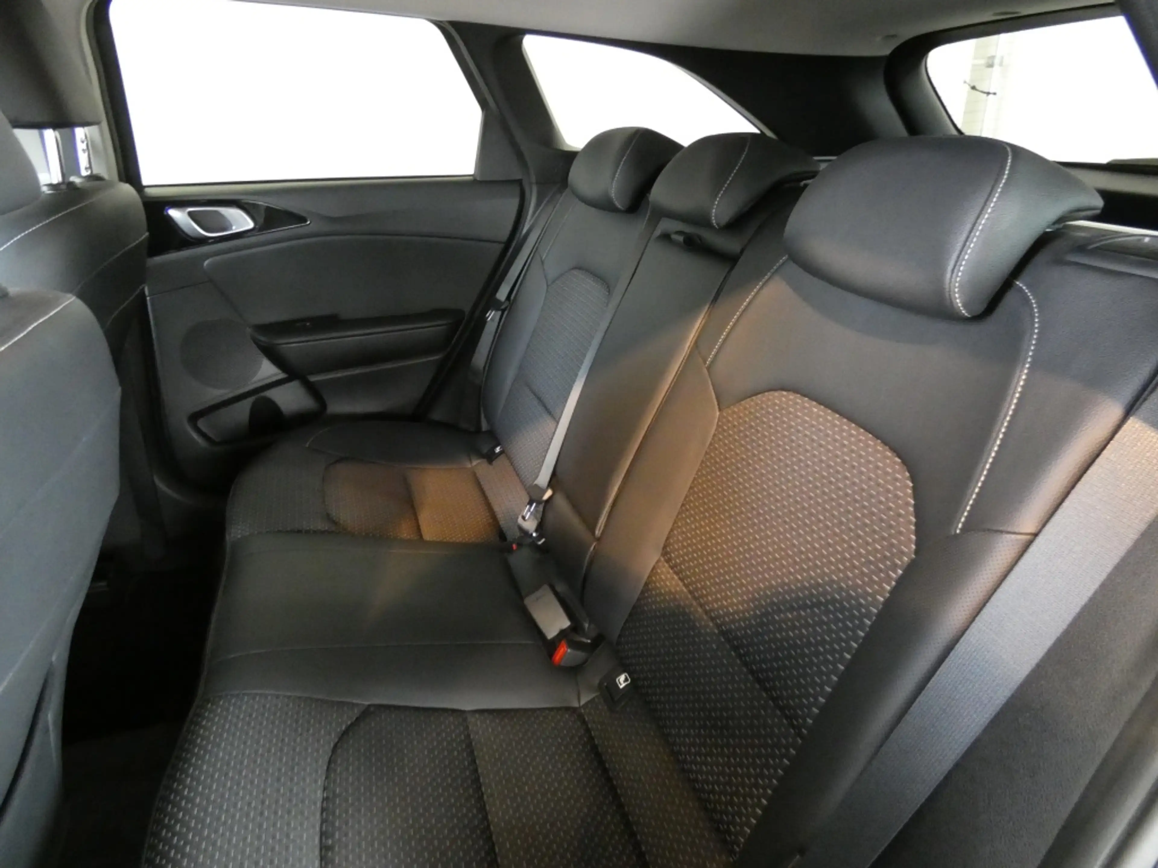 Kia Ceed SW / cee'd SW Sportswagon 1.5 T-GDi Automaat Dyn.PlusLine Wagon — photo 14