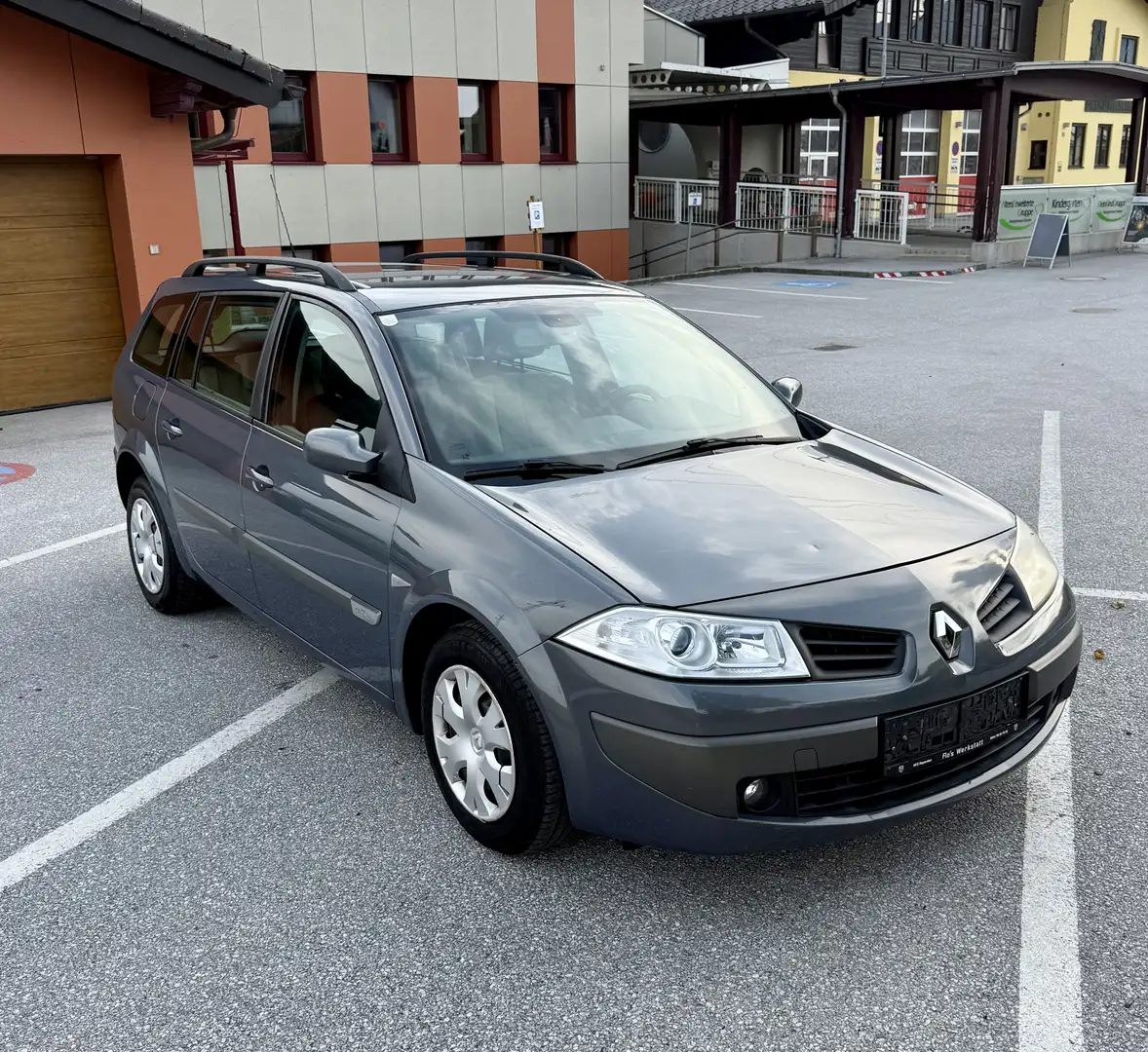 Renault Megane Mégane 1,5 dCi*Pickerl11/2026+4*Notverkauf* Grau - 2