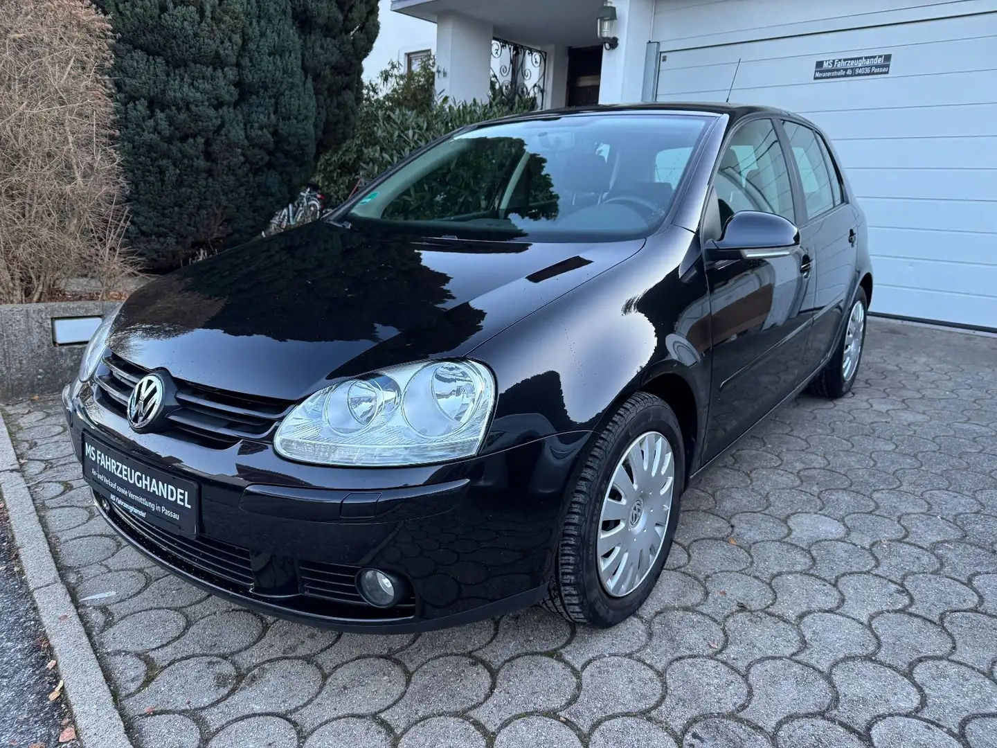 Volkswagen Golf V Lim. *1. HAND*SHZ*PDC*TÜV* Schwarz - 1
