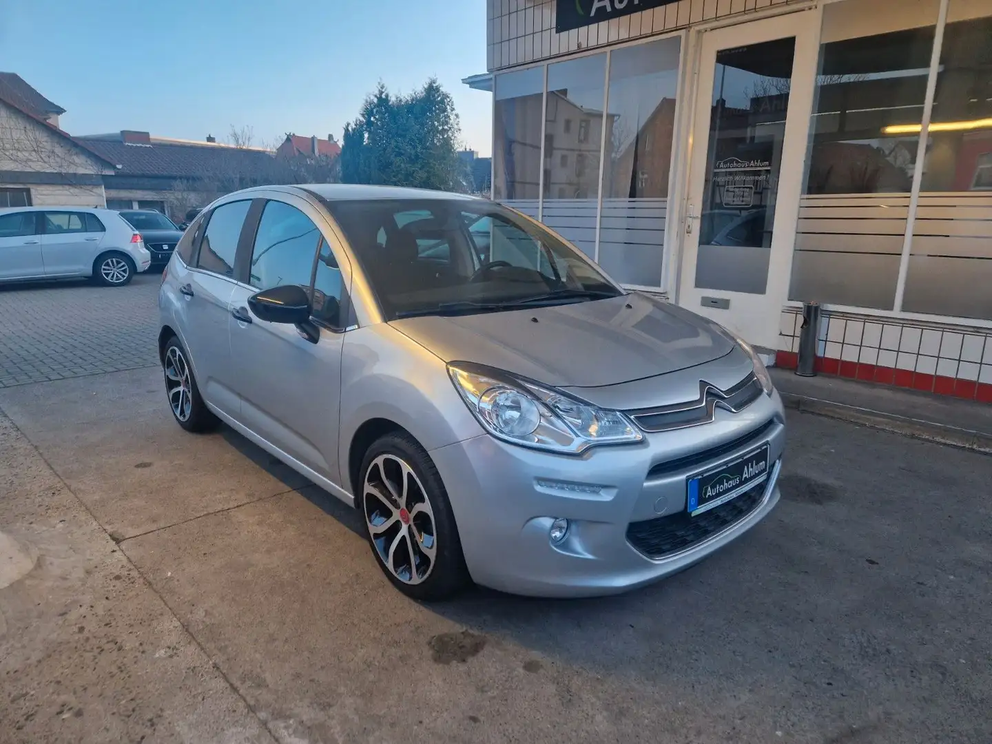 Citroen C3 Red Block AHK Klima LM-Felgen Allwetter MFL Grau - 1
