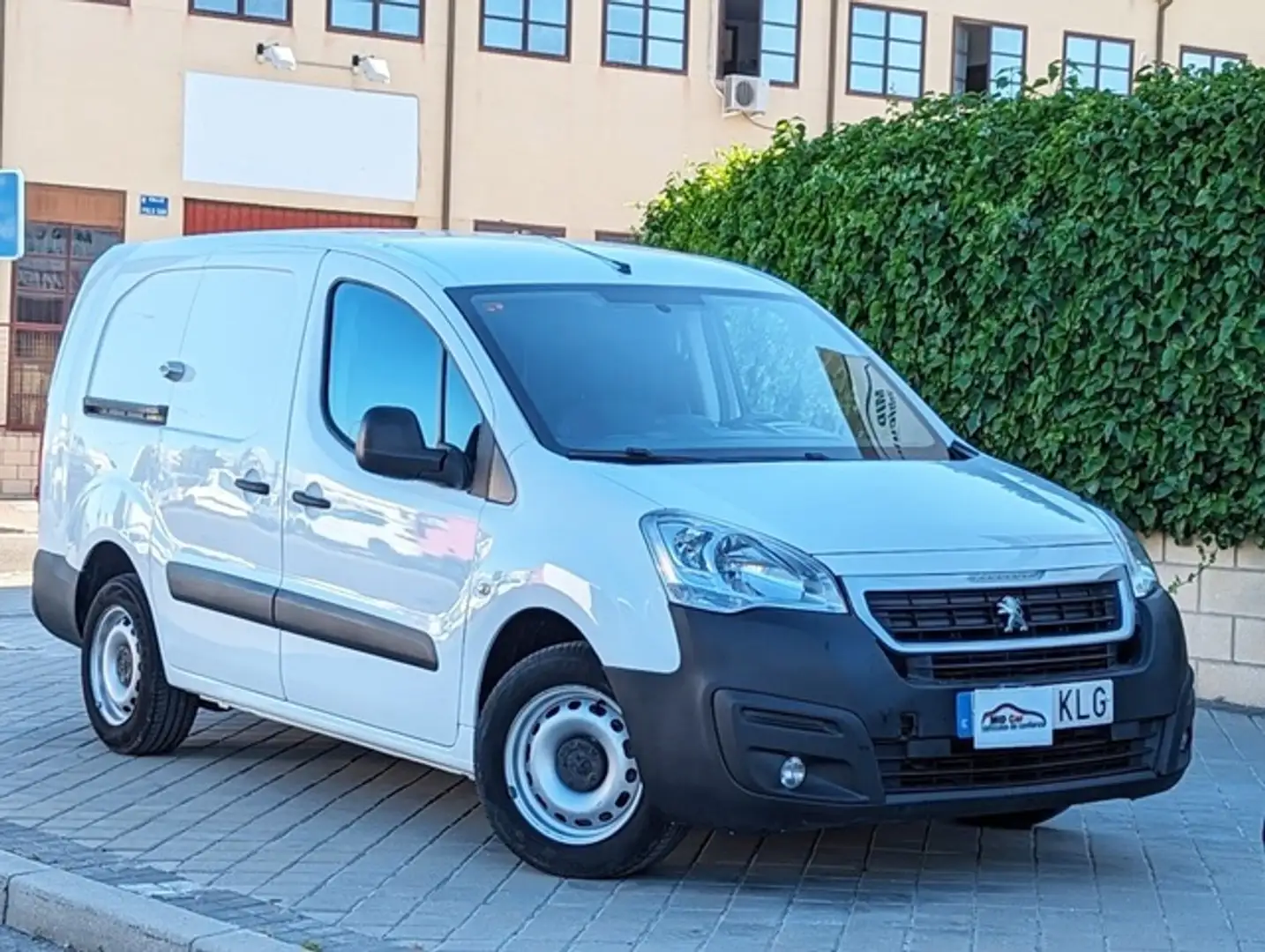 Peugeot Partner Furgón 1.6BlueHDI Confort Pack L2 100 Weiß - 2