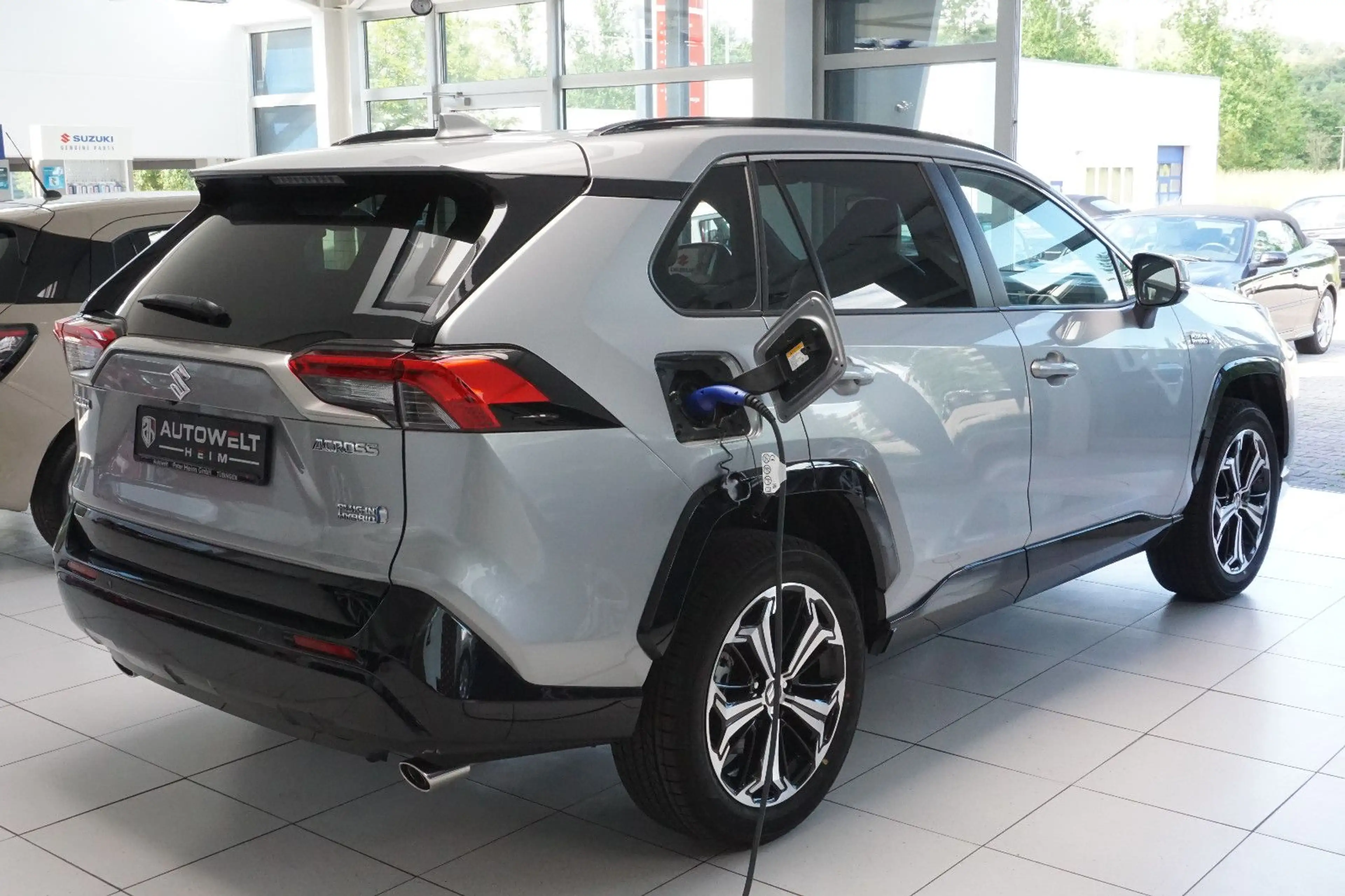 Suzuki Across 2.5 Plug-In Hybrid Comfort+ E-Four — photo 7