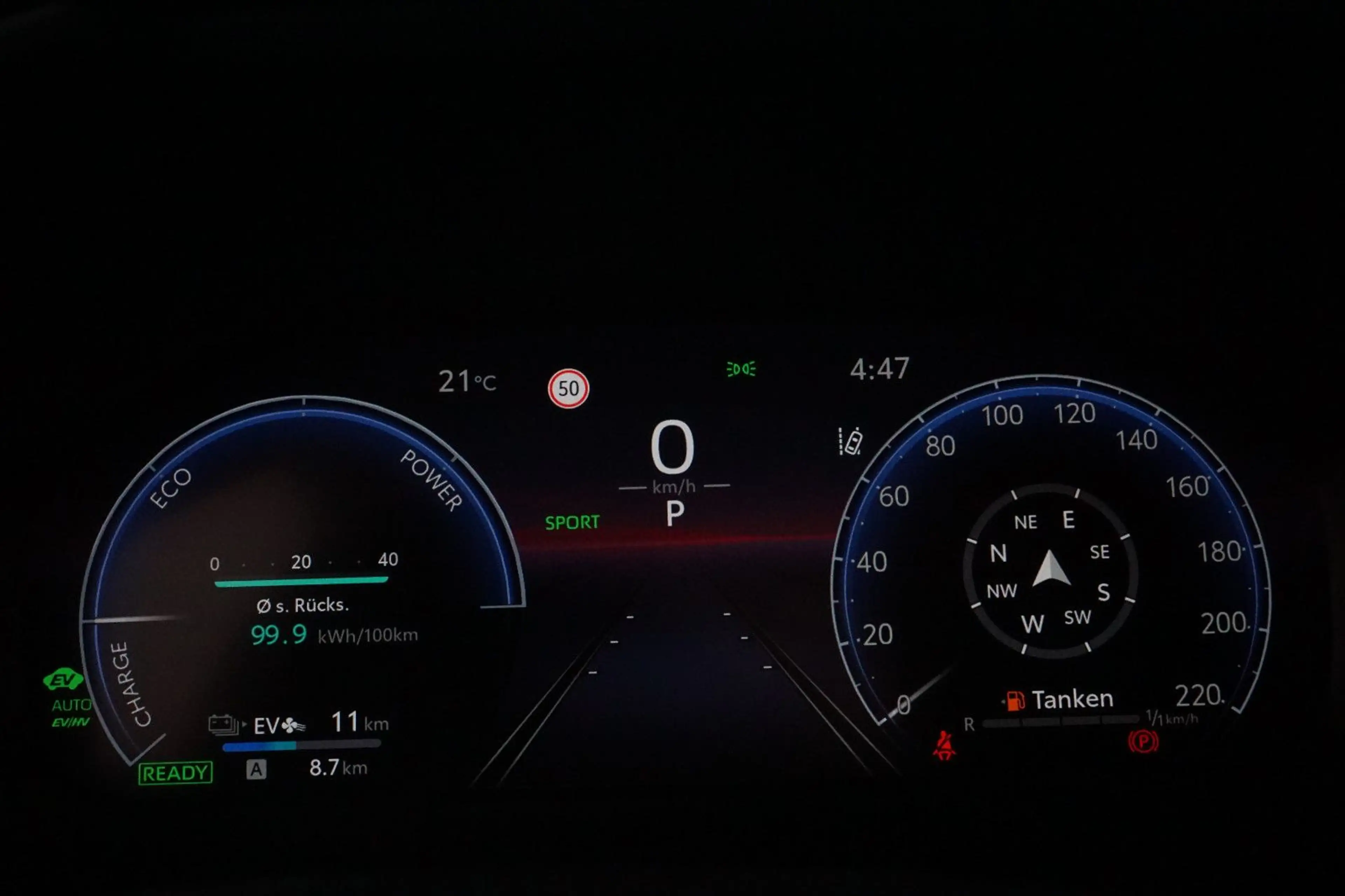 Suzuki Across 2.5 Plug-In Hybrid Comfort+ E-Four — photo 12