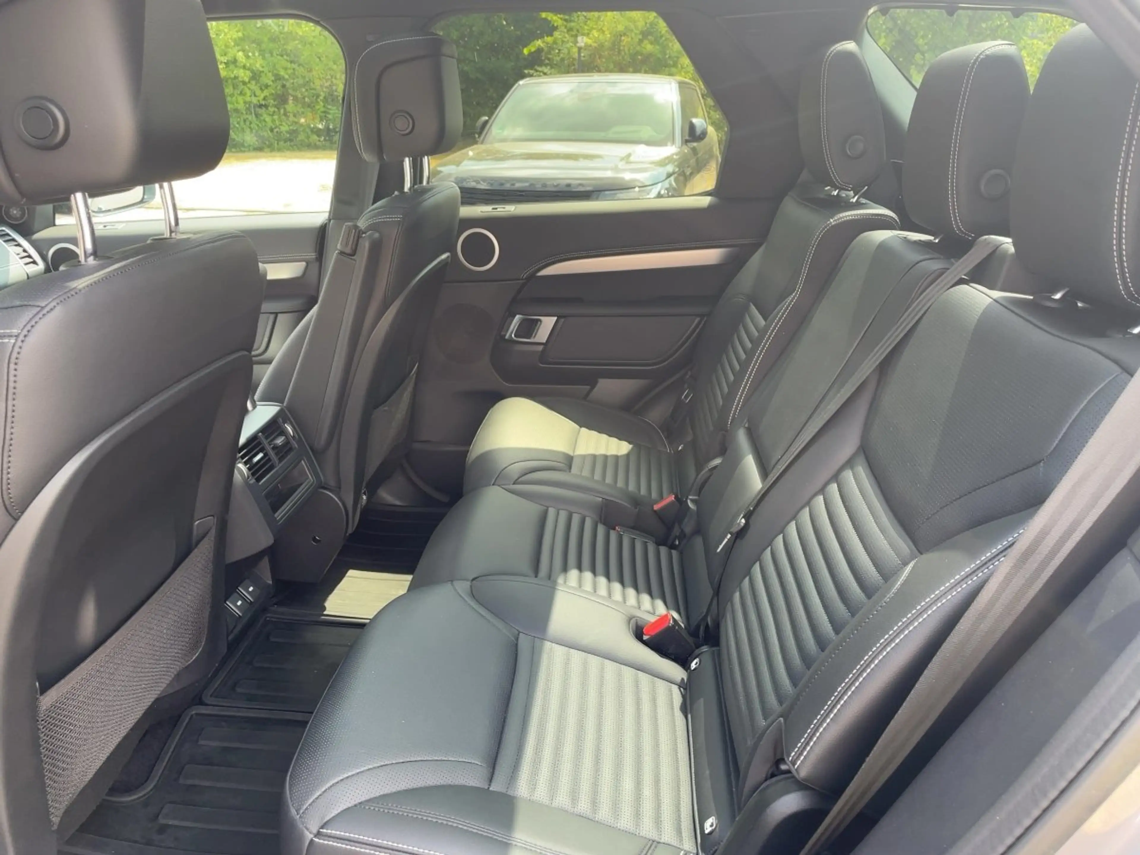 Land Rover Discovery 5 R-Dynamic SE D250 360-CAM ACC CAM — photo 10