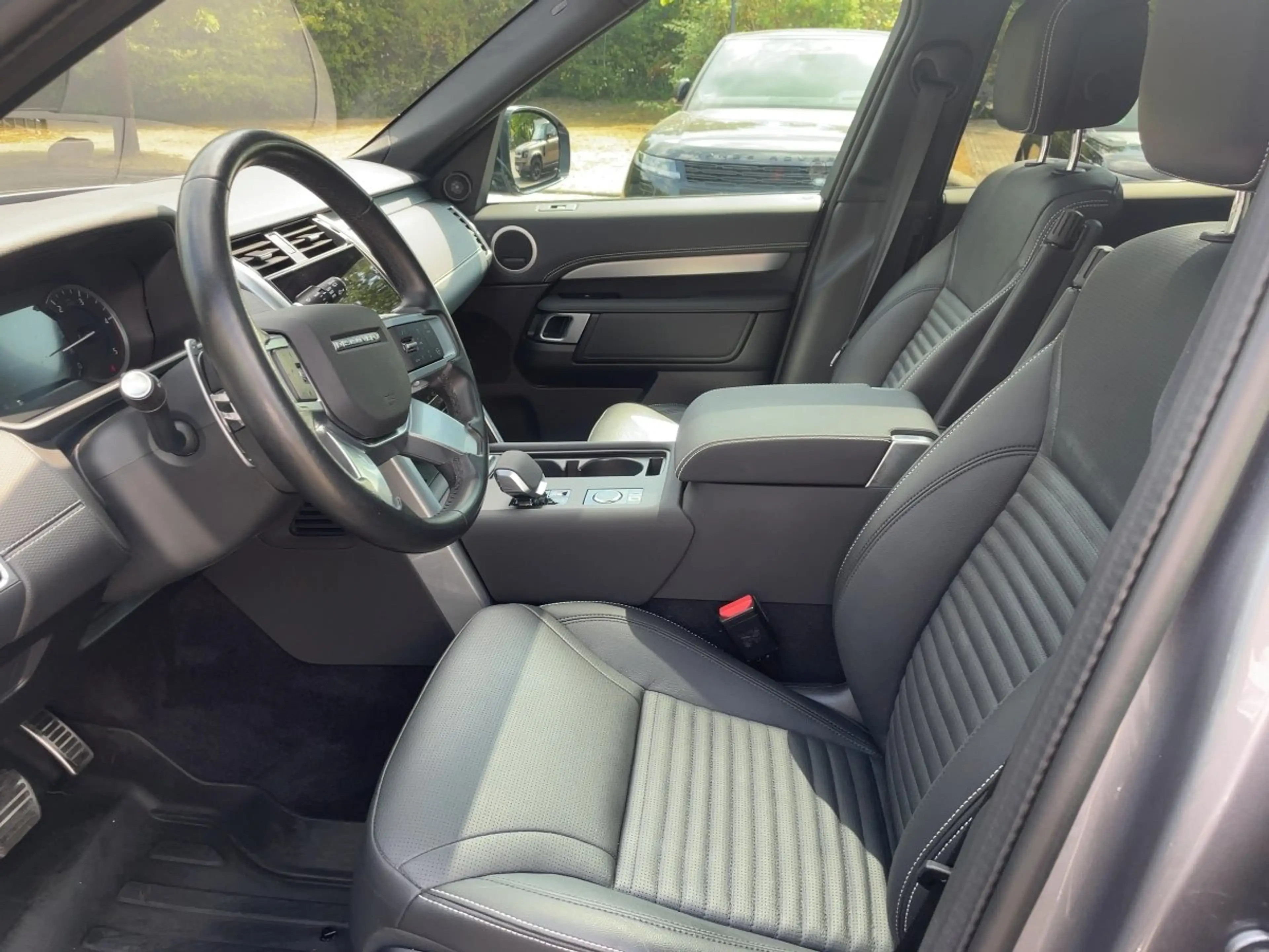 Land Rover Discovery 5 R-Dynamic SE D250 360-CAM ACC CAM — photo 9
