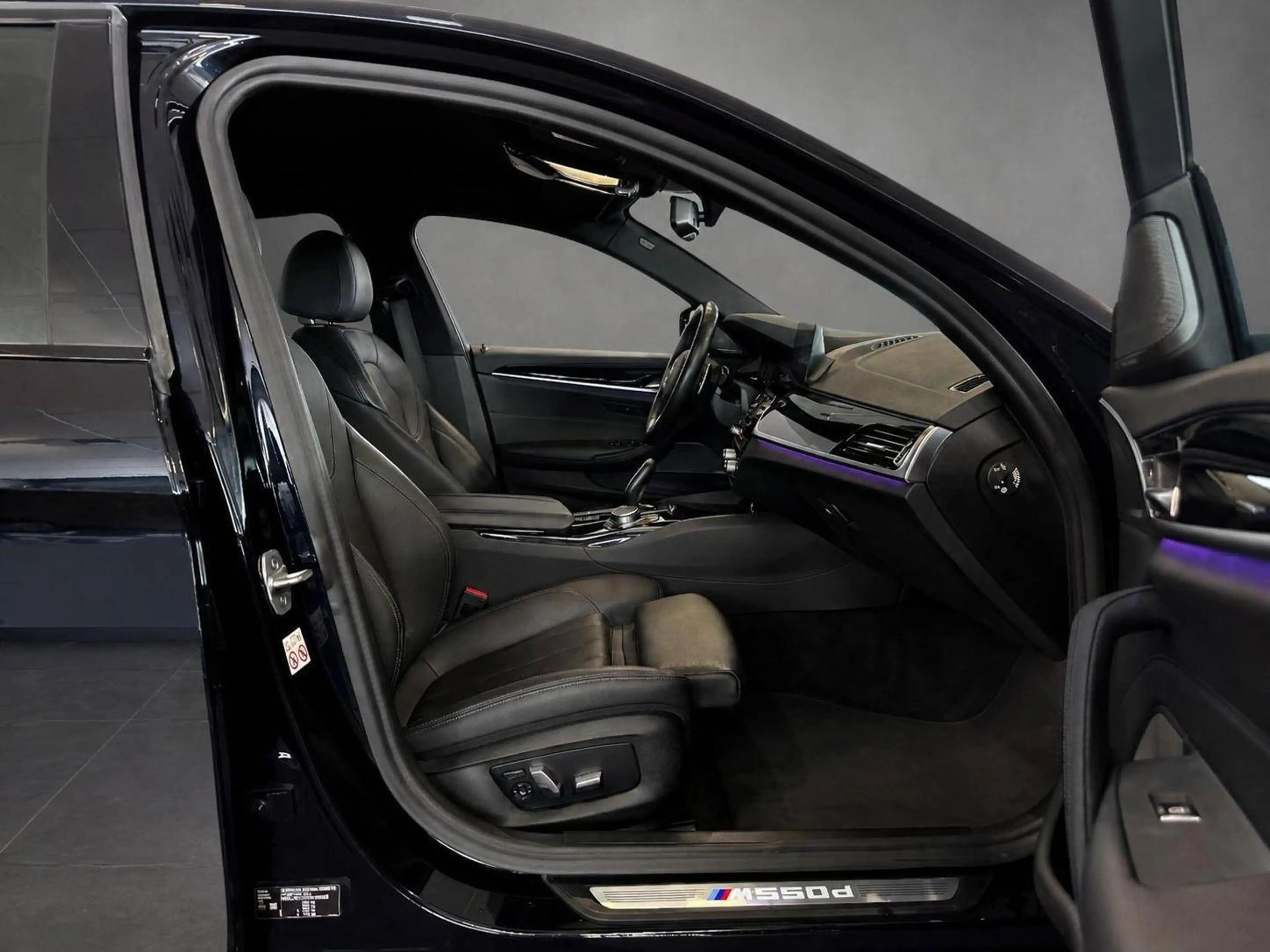 BMW M550 M550 d xDrive*H&K*2.Hand*Scheckheft* — photo 12