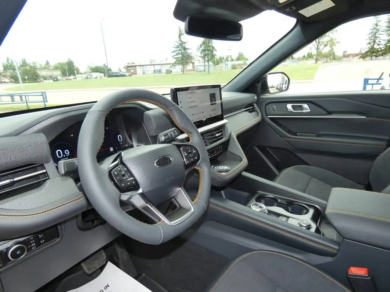 Ford Explorer photo Ford Explorer