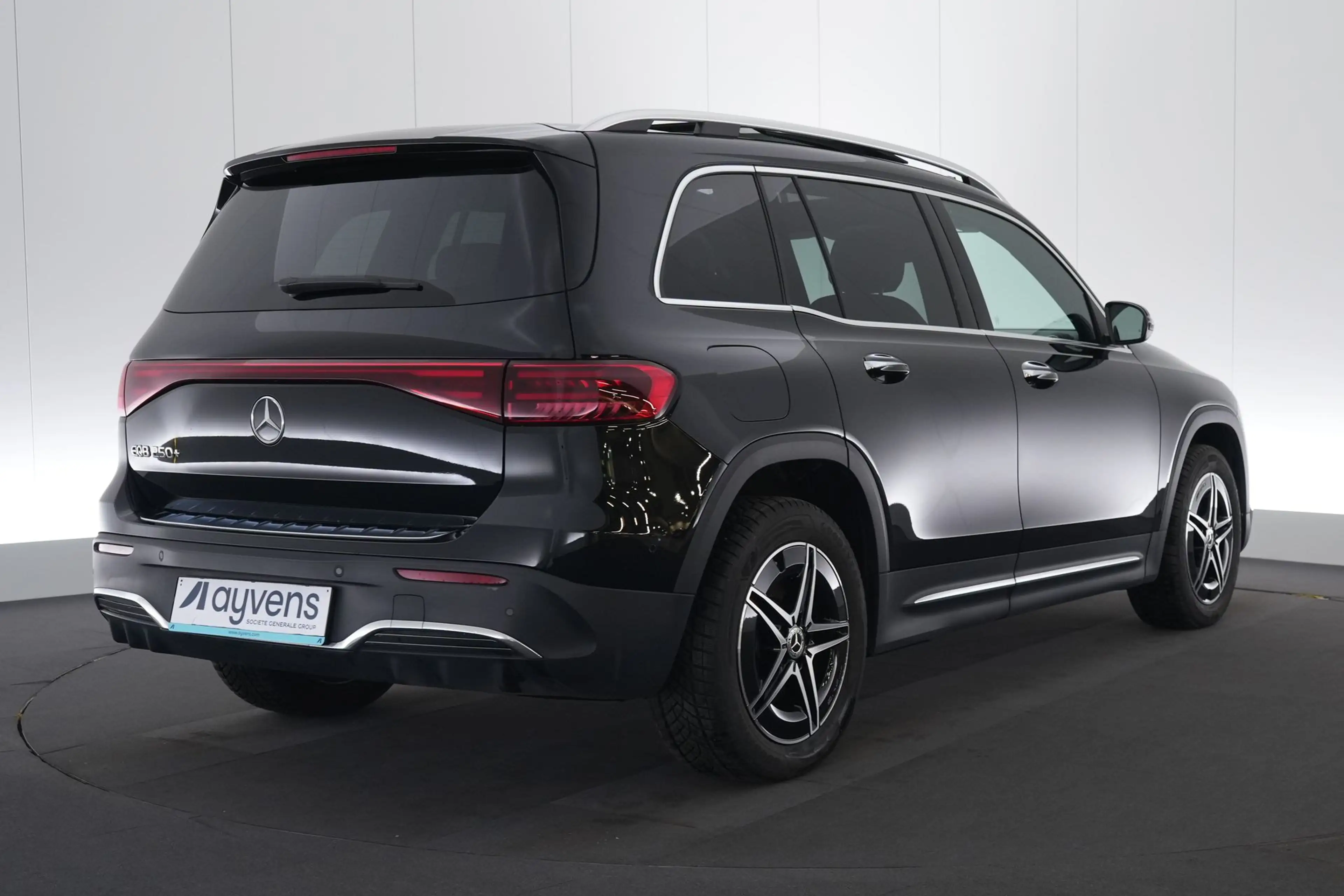 Mercedes-Benz EQB 250 250+ AMG Line 7Pl. LEDER/ALCANTARA LED GPS PDC CAM — photo 7