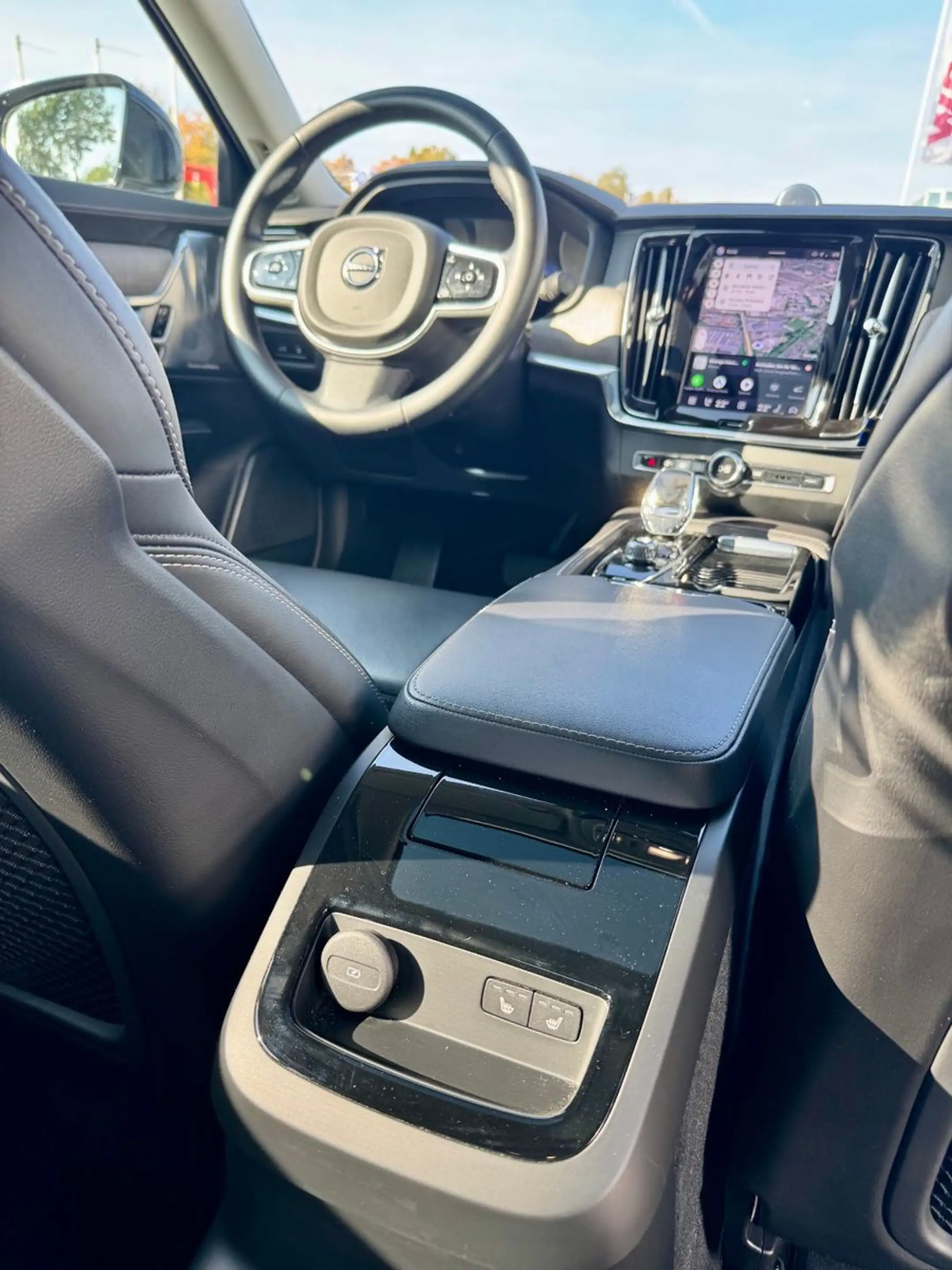 Volvo S90 T8 Ultimate Bright Recharge Plug-In Hybrid — photo 14
