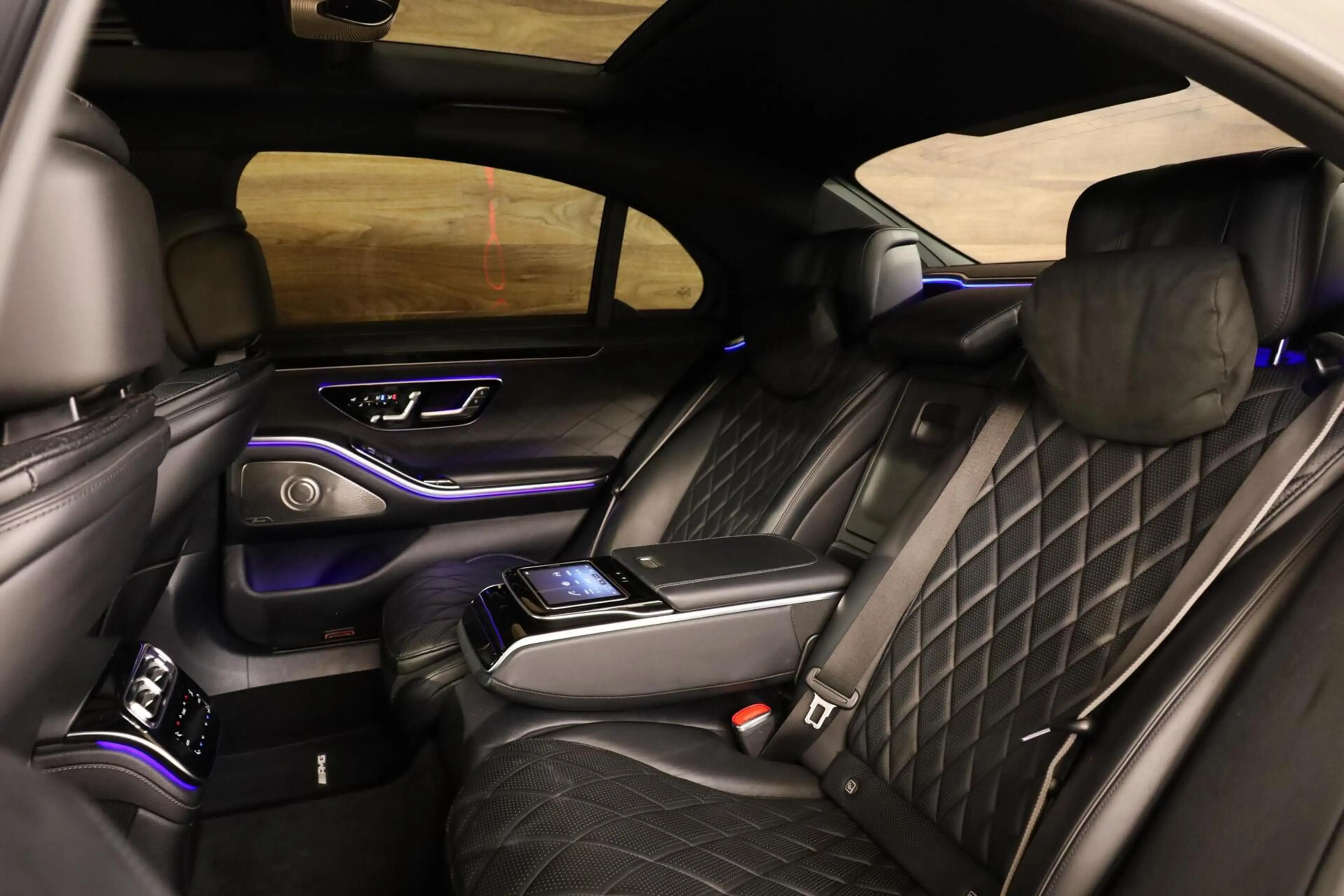 Mercedes-Benz S 580 e AMG Line — photo 11