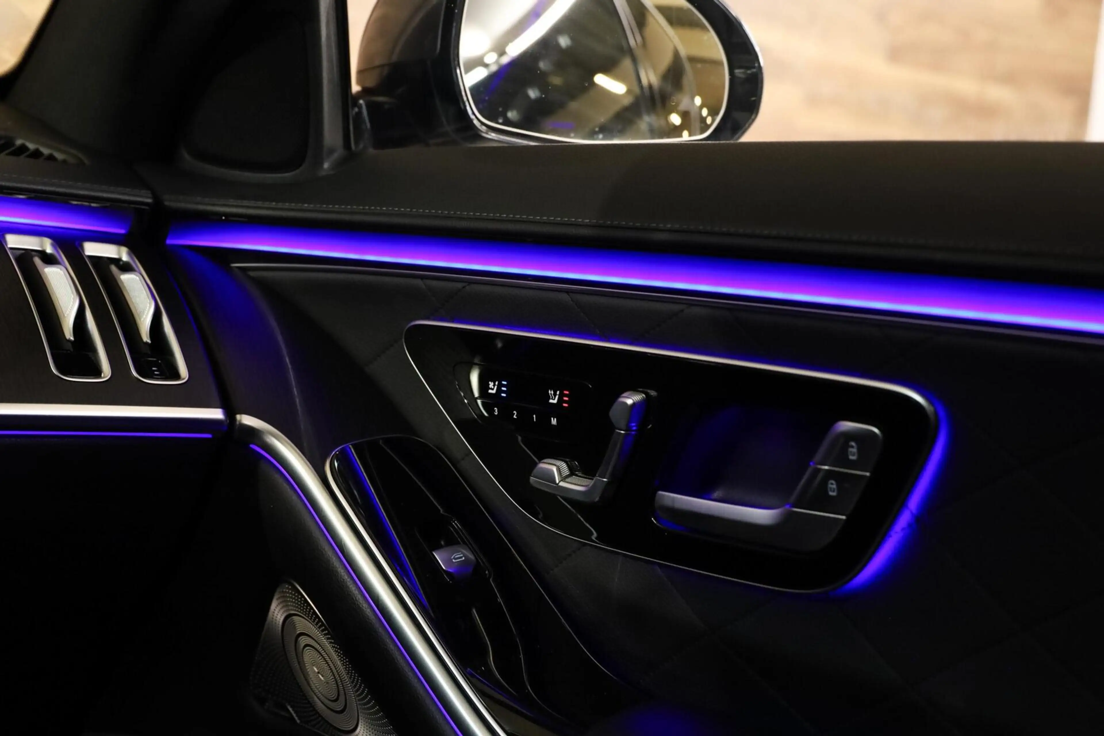 Mercedes-Benz S 580 e AMG Line — photo 30