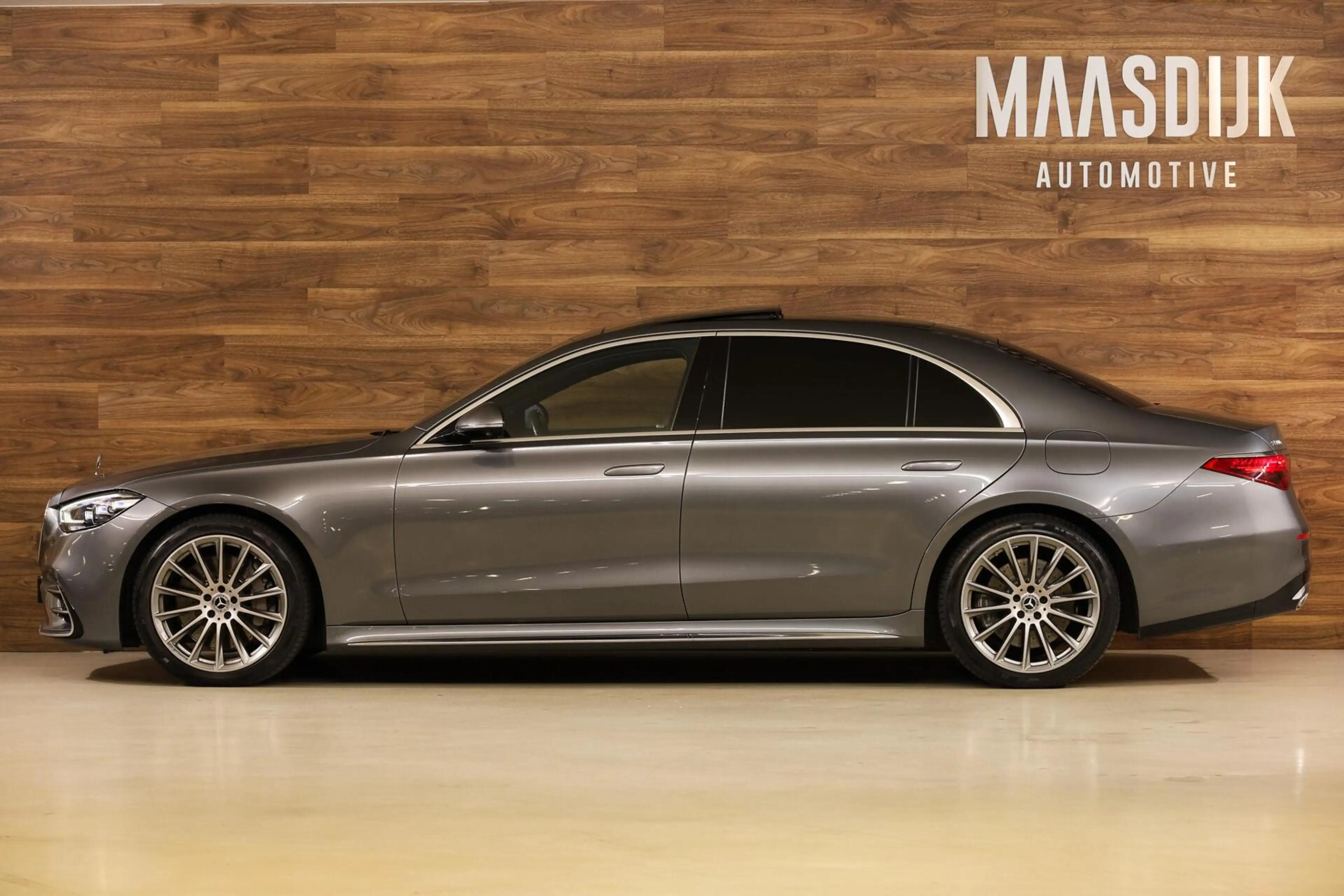 Mercedes-Benz S 580 e AMG Line — photo 16