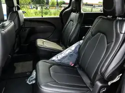 Chrysler Grand Caravan 2027 — фото 13