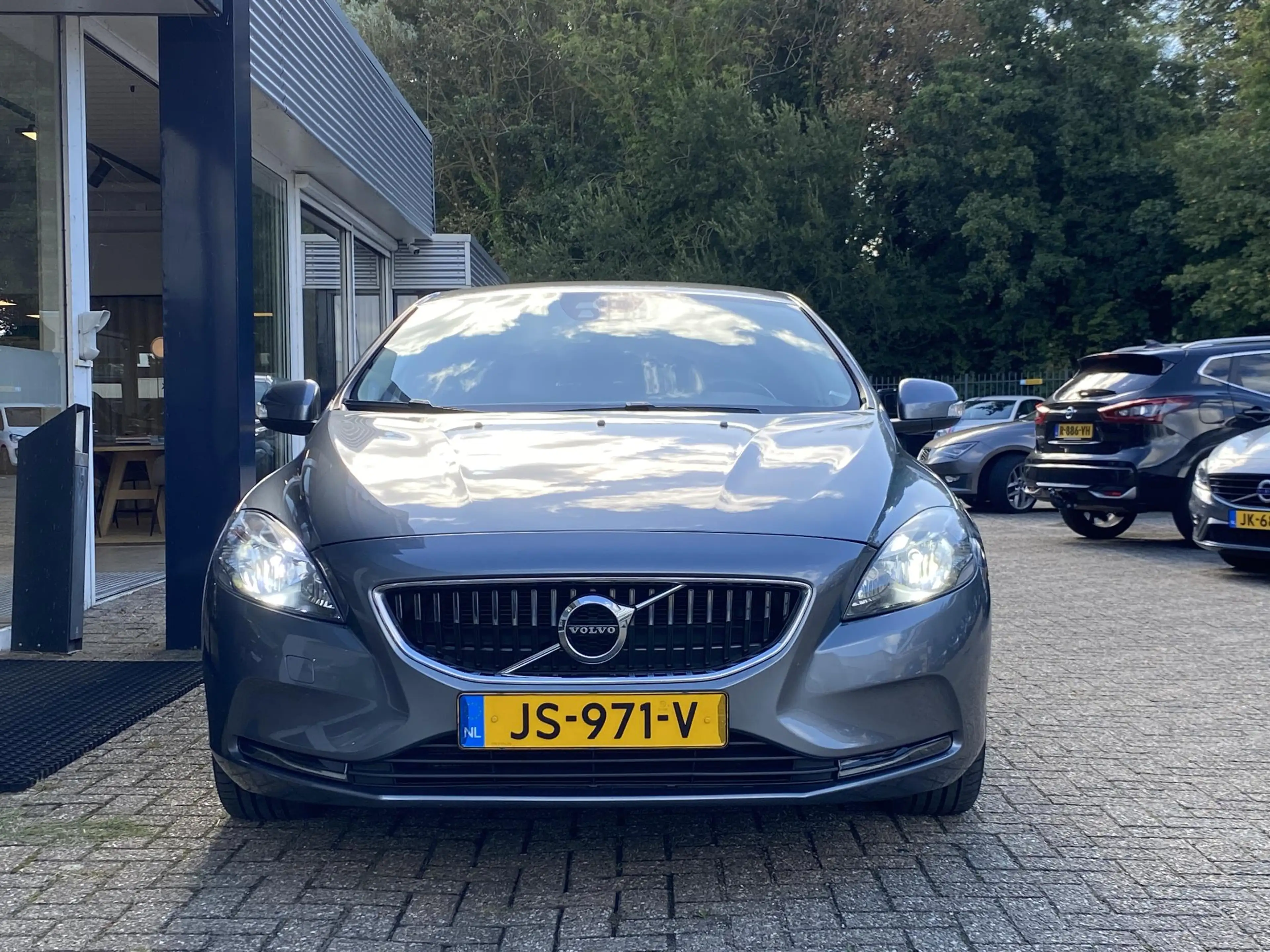 Volvo V40 2.0 T2 Kinetic / NL Auto / Navigatie /  Bluetooth — photo 5