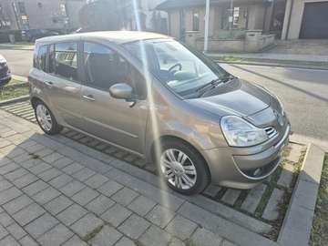 1.6i Pack . Euro 5 Benzine met Airco