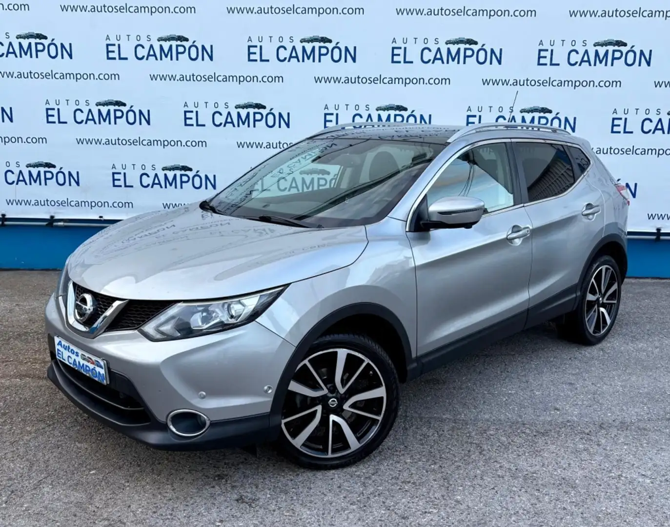 Nissan Qashqai 1.6dCi Tekna 4x2 XTronic Grijs - 1