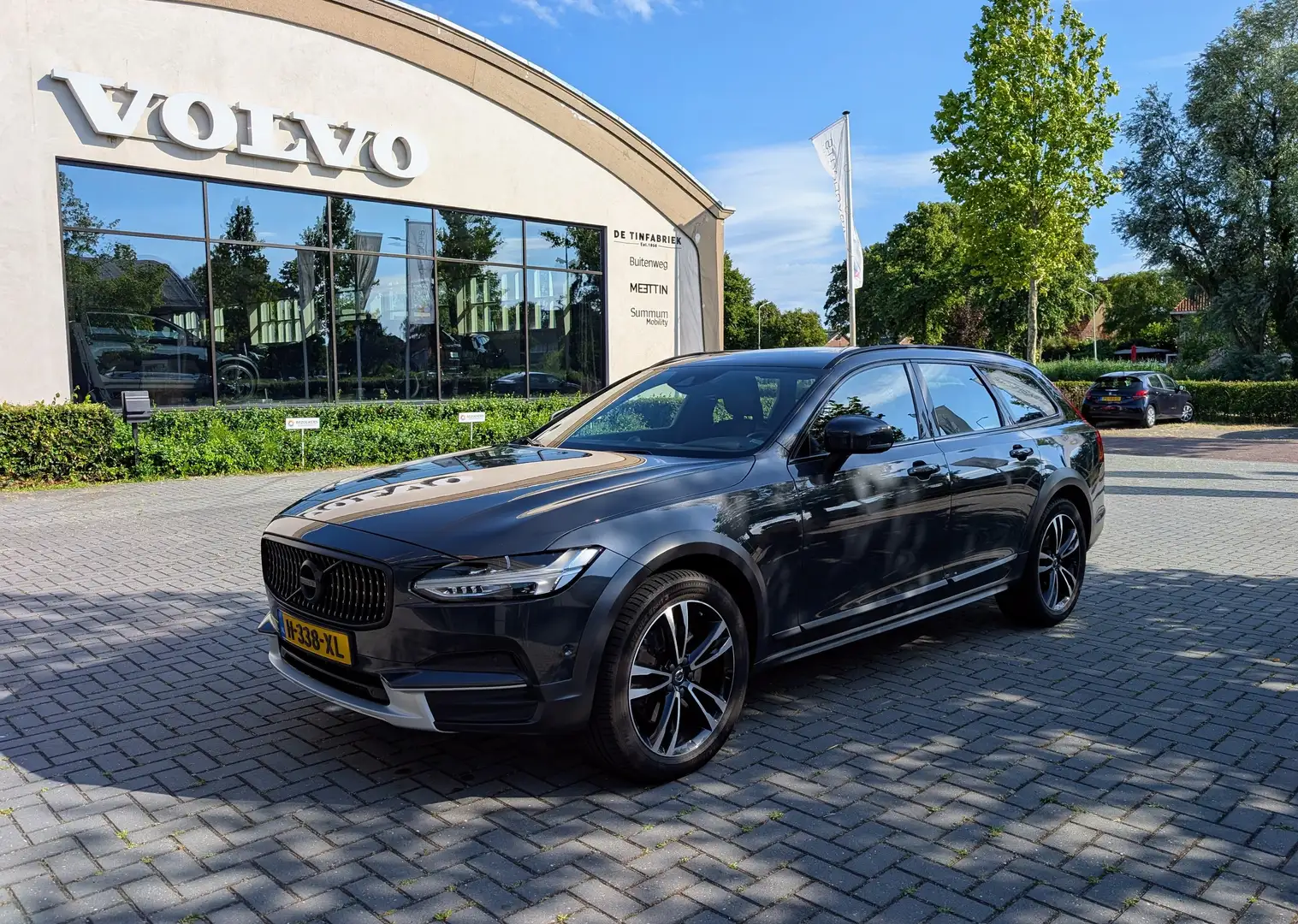Volvo V90 Cross Country V90 Cross Country 2.0 T6 Pro Grijs - 1