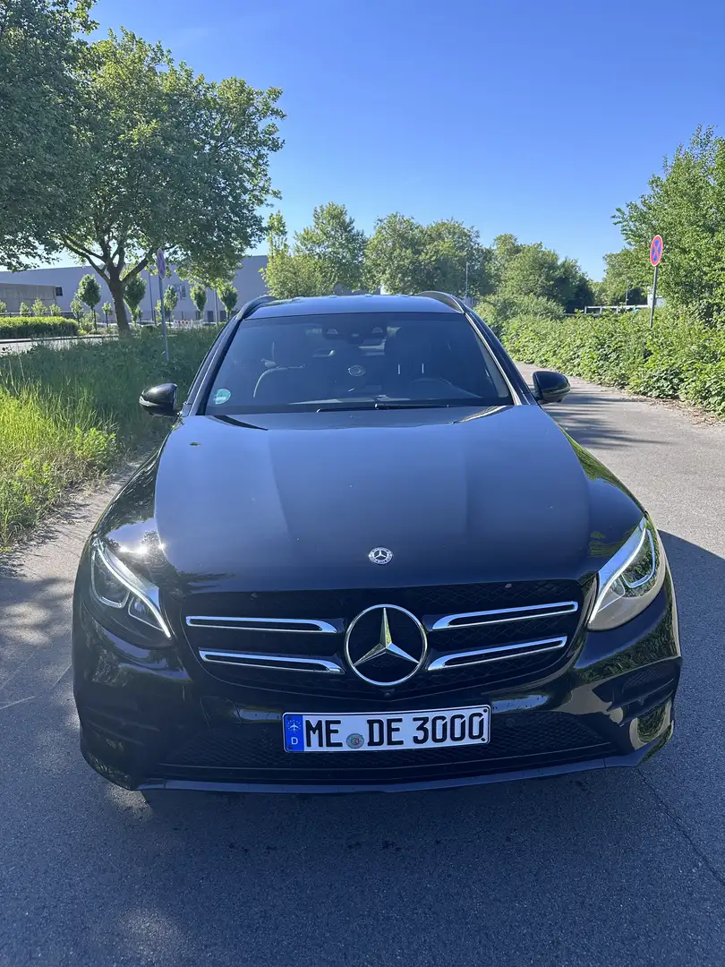Mercedes-Benz GLC 300 GLC 300 4Matic (253.949) AMG LINE Černá - 2