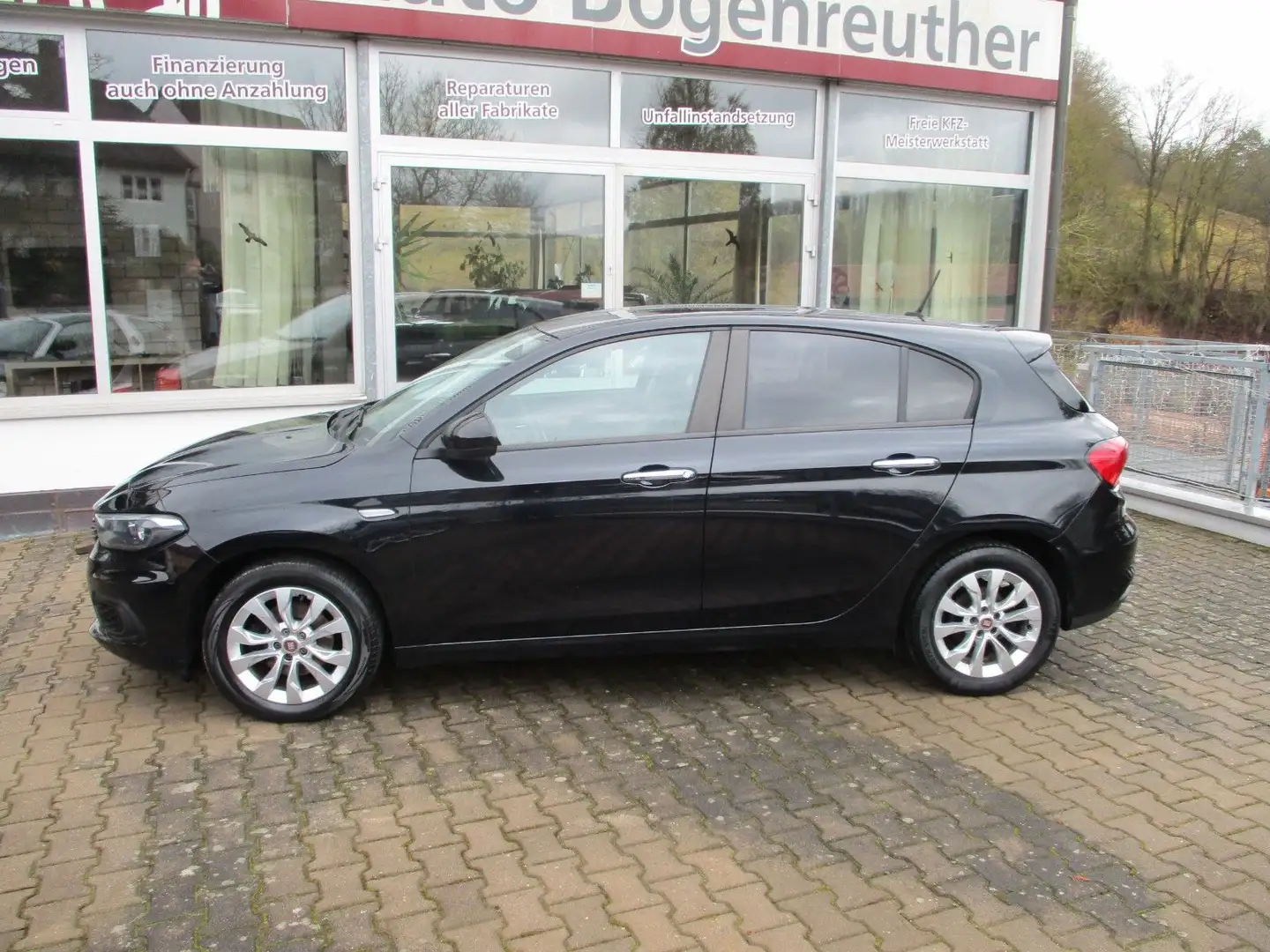 Fiat Tipo Easy+Navi+Alu+Sitzheiz+Freisprechanlage Schwarz - 2