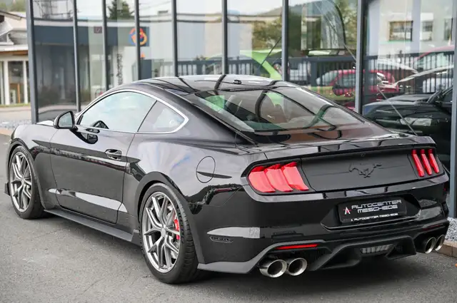 Ford Mustang view 6