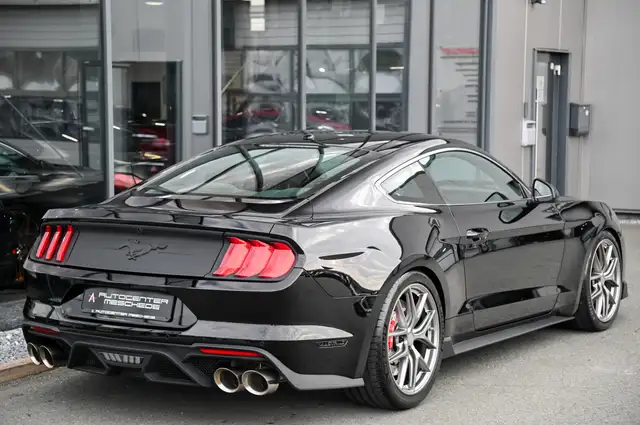 Ford Mustang view 5